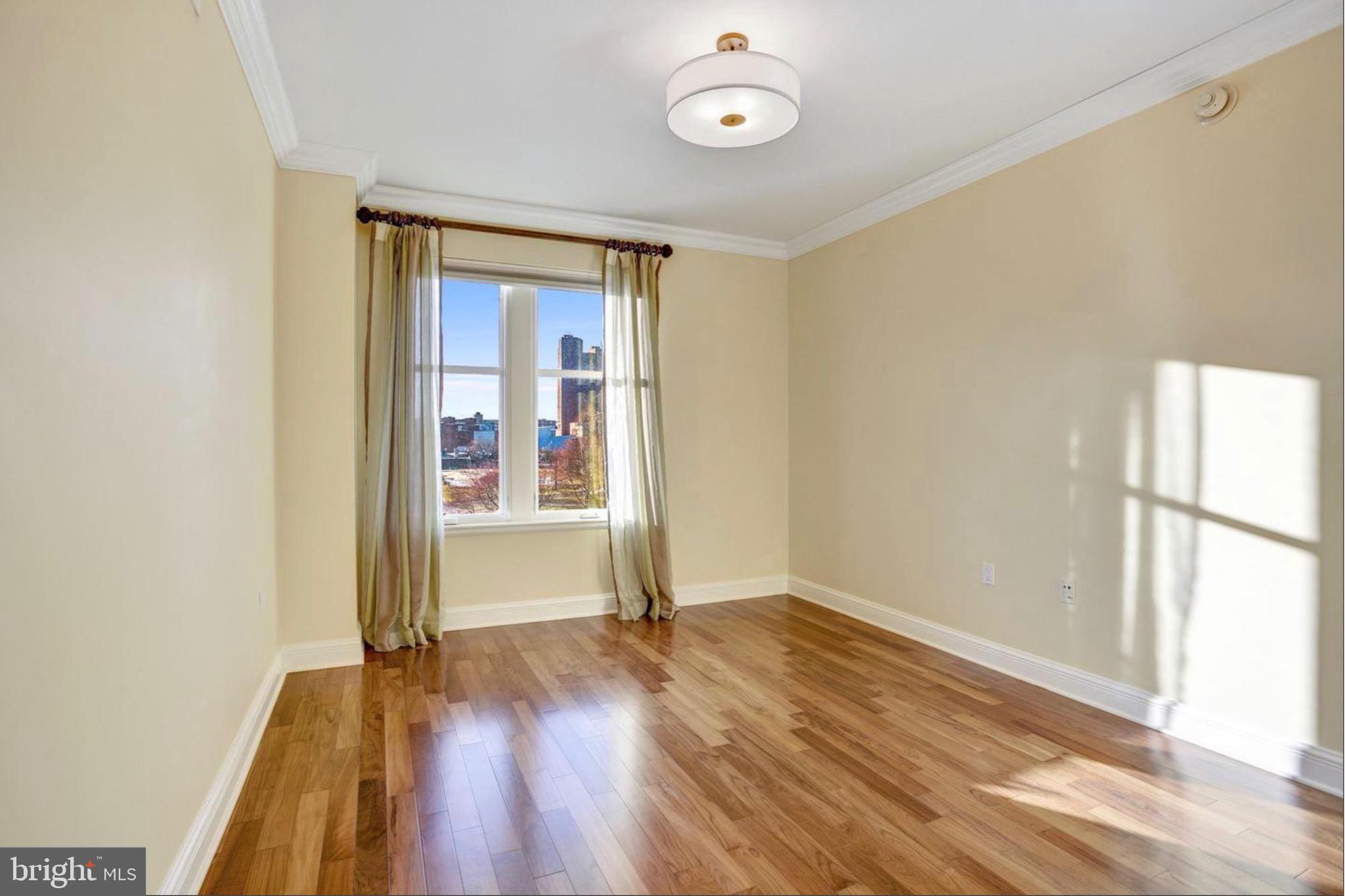 INNER HARBOR - Residential Lease