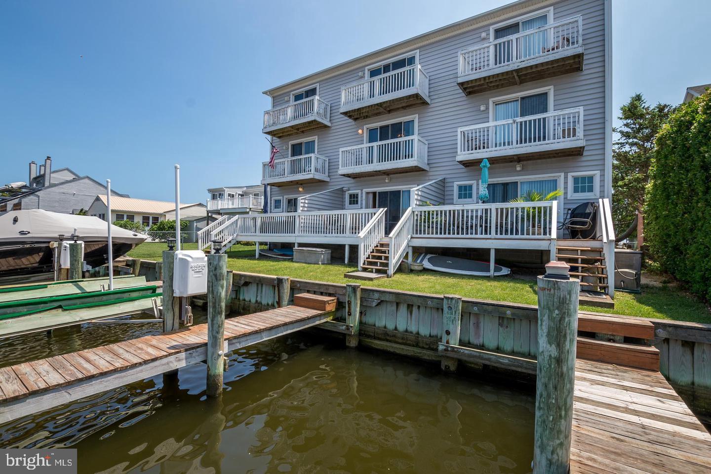 BAYSIDE KEYS - Residential