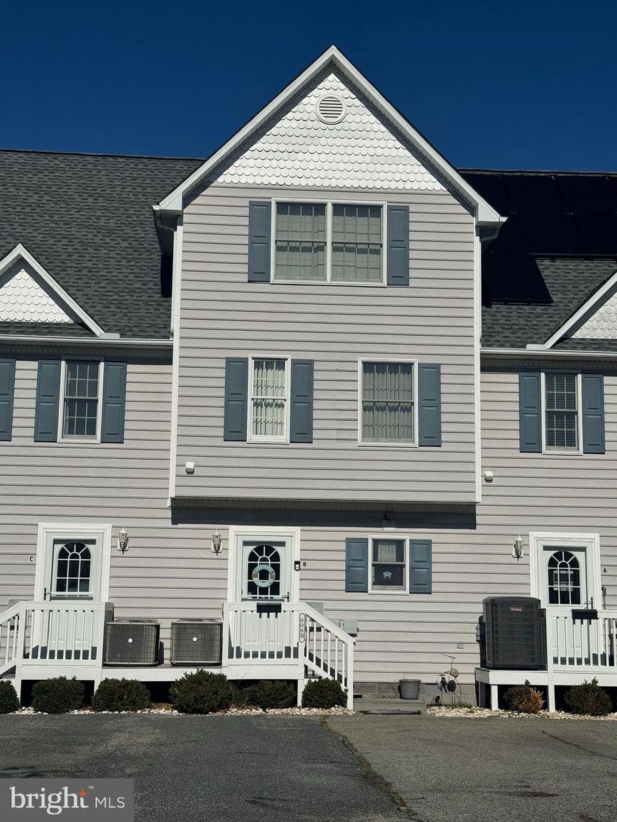 WOW, This one won't last long.  Beautiful canal front townhouse near Little Salisbury.  Fully furnished and move in ready!!
Discover this absolutely gorgeous 4 bdrm, 3 1/2 bath interior townhome located in a highly desirable area.  With three levels and 1424 sq. ft. of living space, this home offers comfort, style and direct waterfront living WITHOUT ANY CONDO FEES!!
Enjoy your private boat dock with lift for a boat and jet ski.   Perfect for the boating enthusiasts.  Clean your catch at the fishing station,  Large custom storage under the deck.
The home is full furnished with top quality furnishings and features granite countertops, second floor washer/dryer and multiple bedrooms with water views!
Close to restaurants, bars, grocery, dog park, tennis courts, Art Leaque, boat ramp and the promise of the new shopping center to be built right around the corner!
This property has it all, luxury, location, and waterfront living at it's best