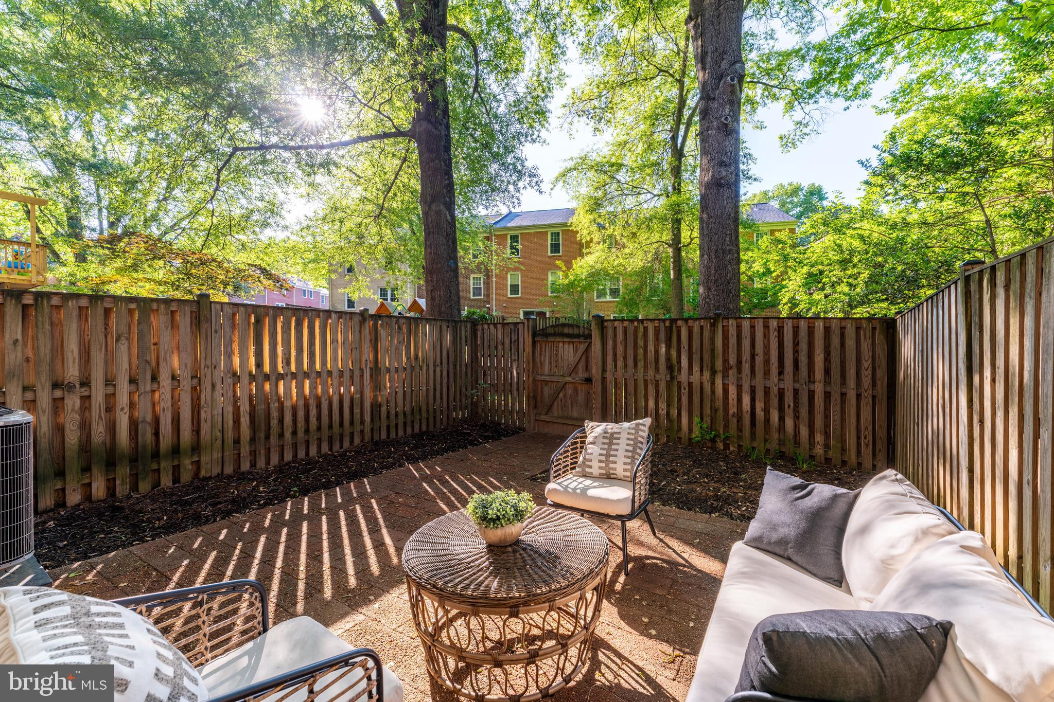 DEEPWOOD - Residential