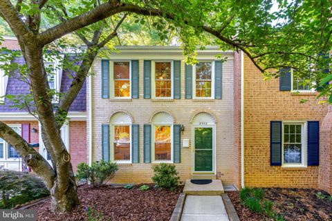 Photo of 2362 Albot Road, RESTON, VA 20191 (MLS # VAFX2311166)