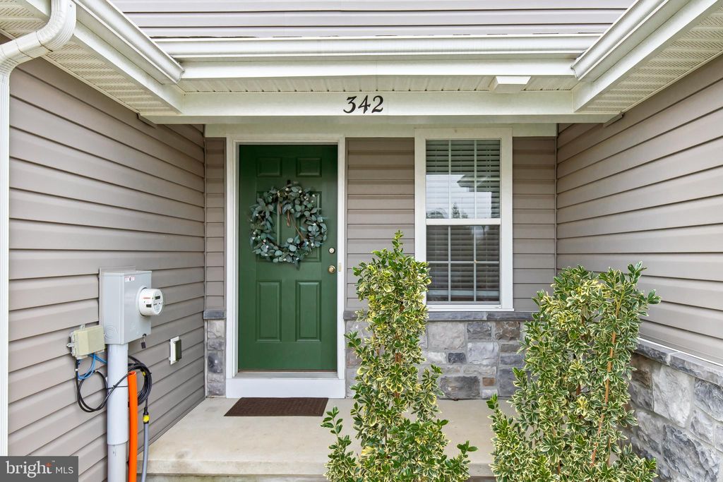 Photo of 342 CEDAR HOLW, MANHEIM, PA 17545 (MLS # PALA2037298)