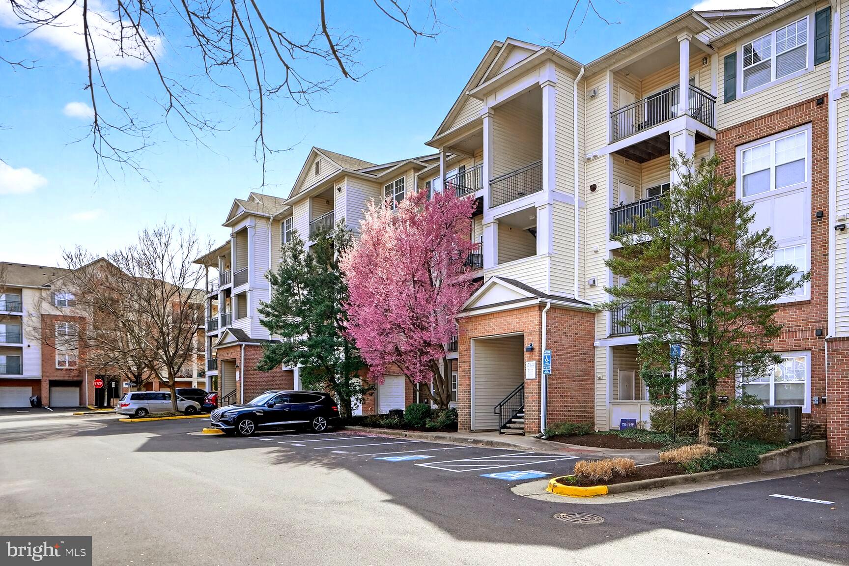 LEGATO CORNER - Residential