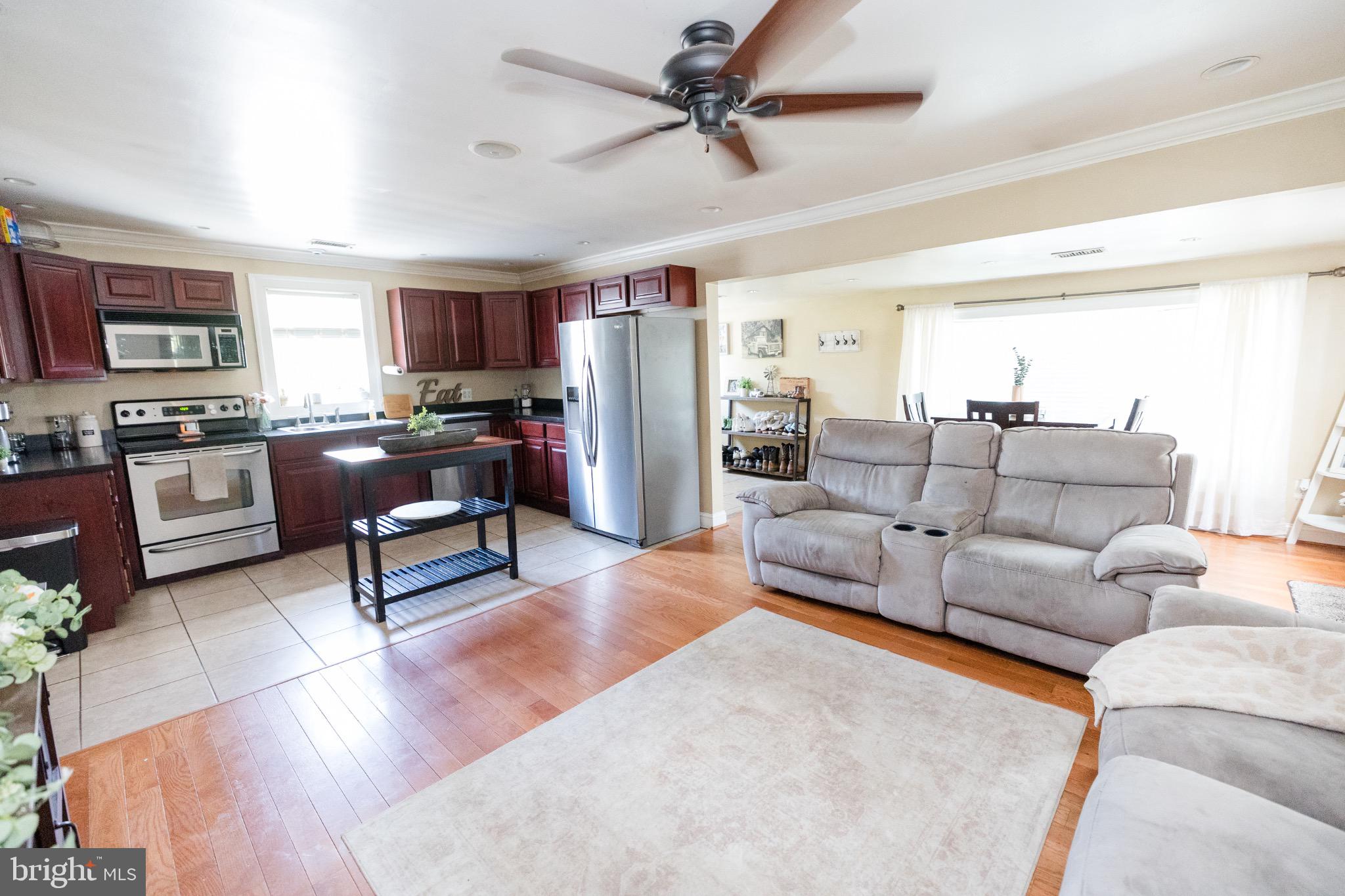 3637 HERNWOOD