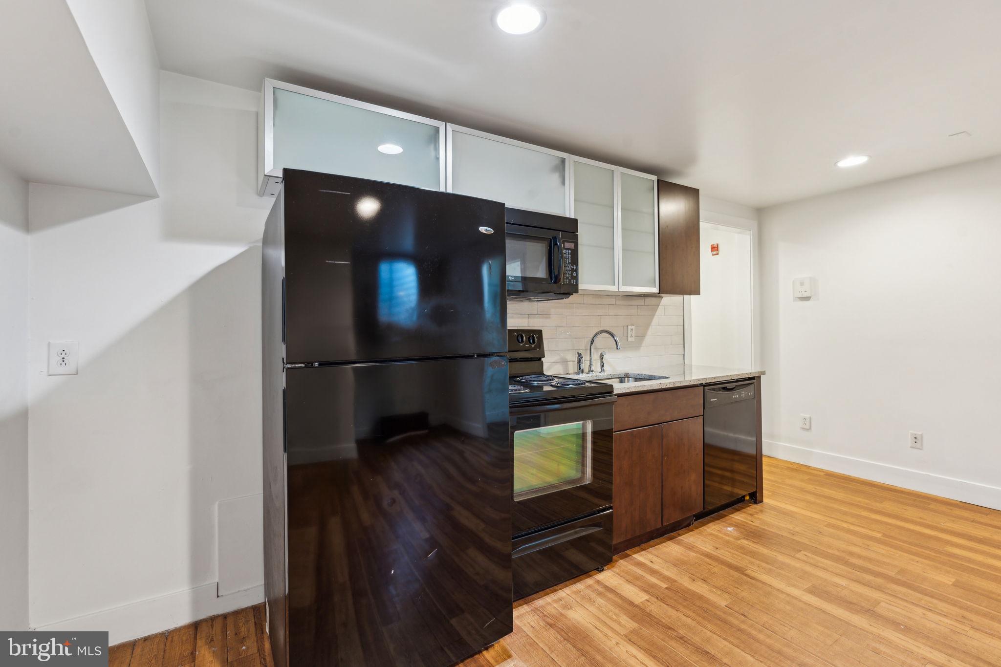 1611 W MONTGOMERY AVENUE 6