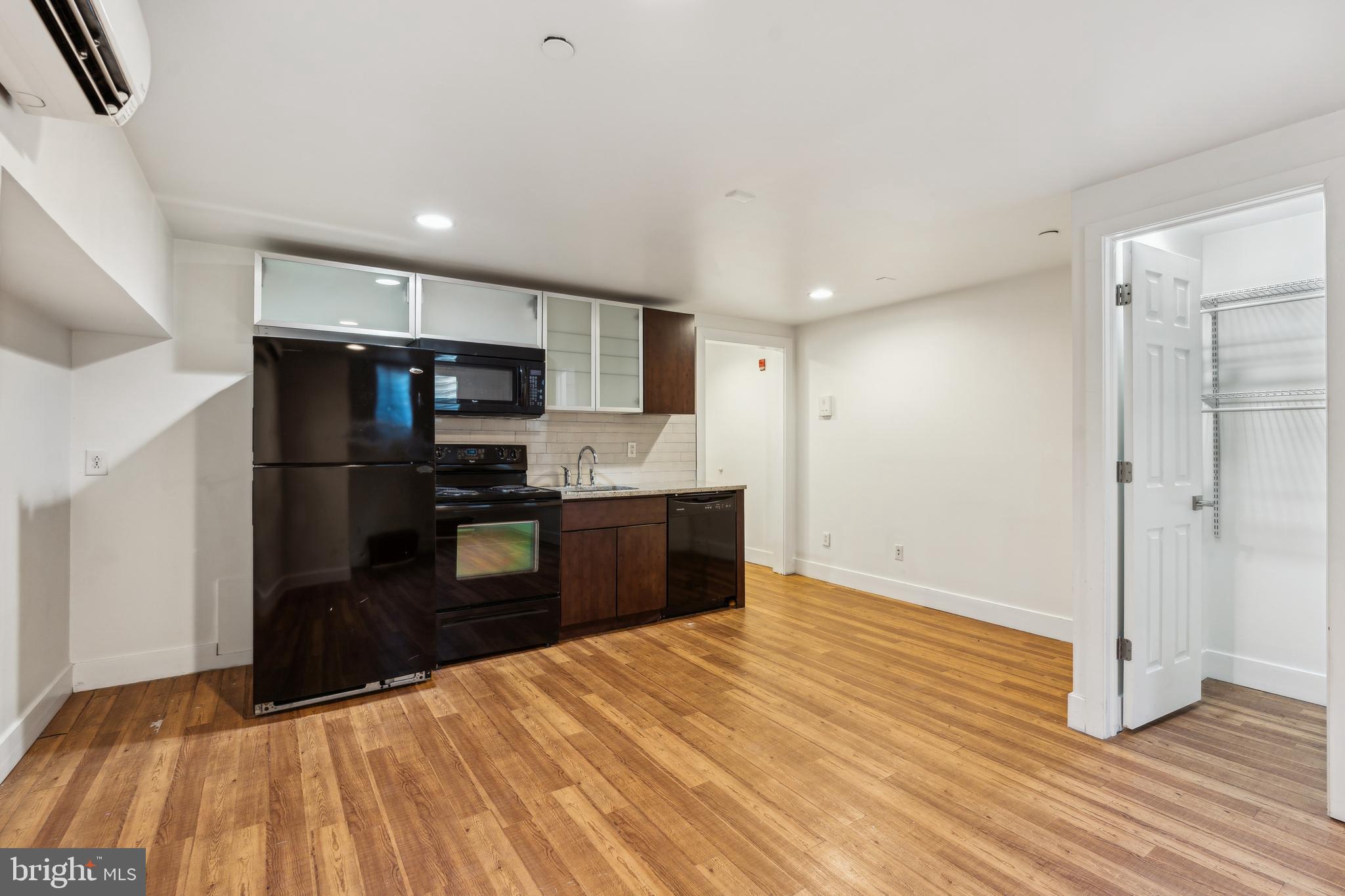 1611 W MONTGOMERY AVENUE 6