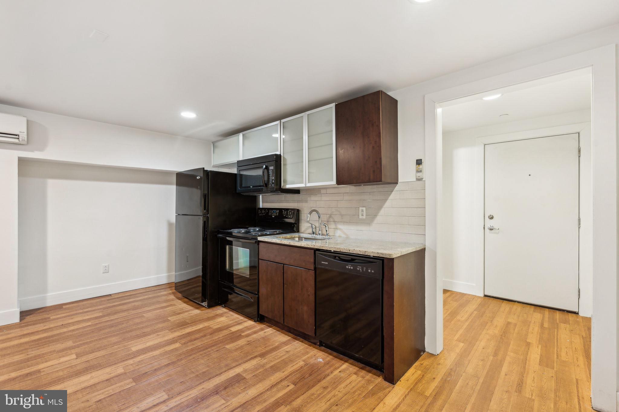 1611 W MONTGOMERY AVENUE 6