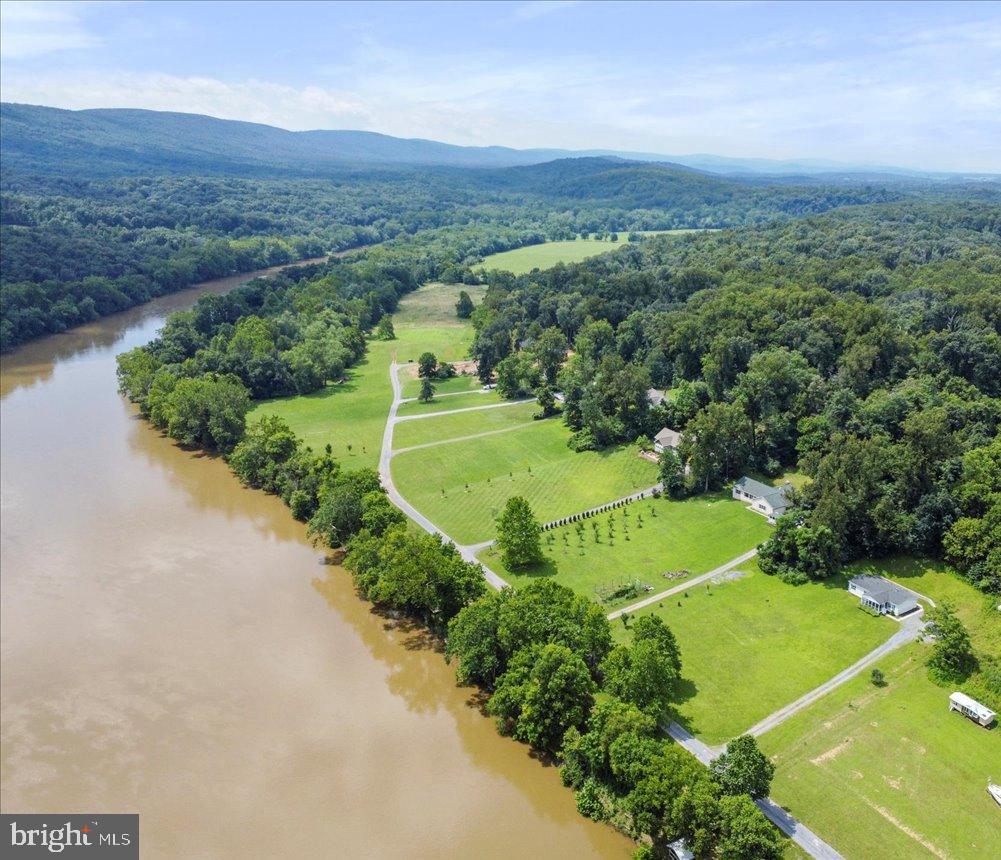 TULIP HILL - Residential