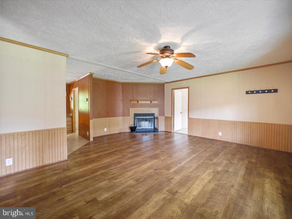 TULIP HILL - Residential