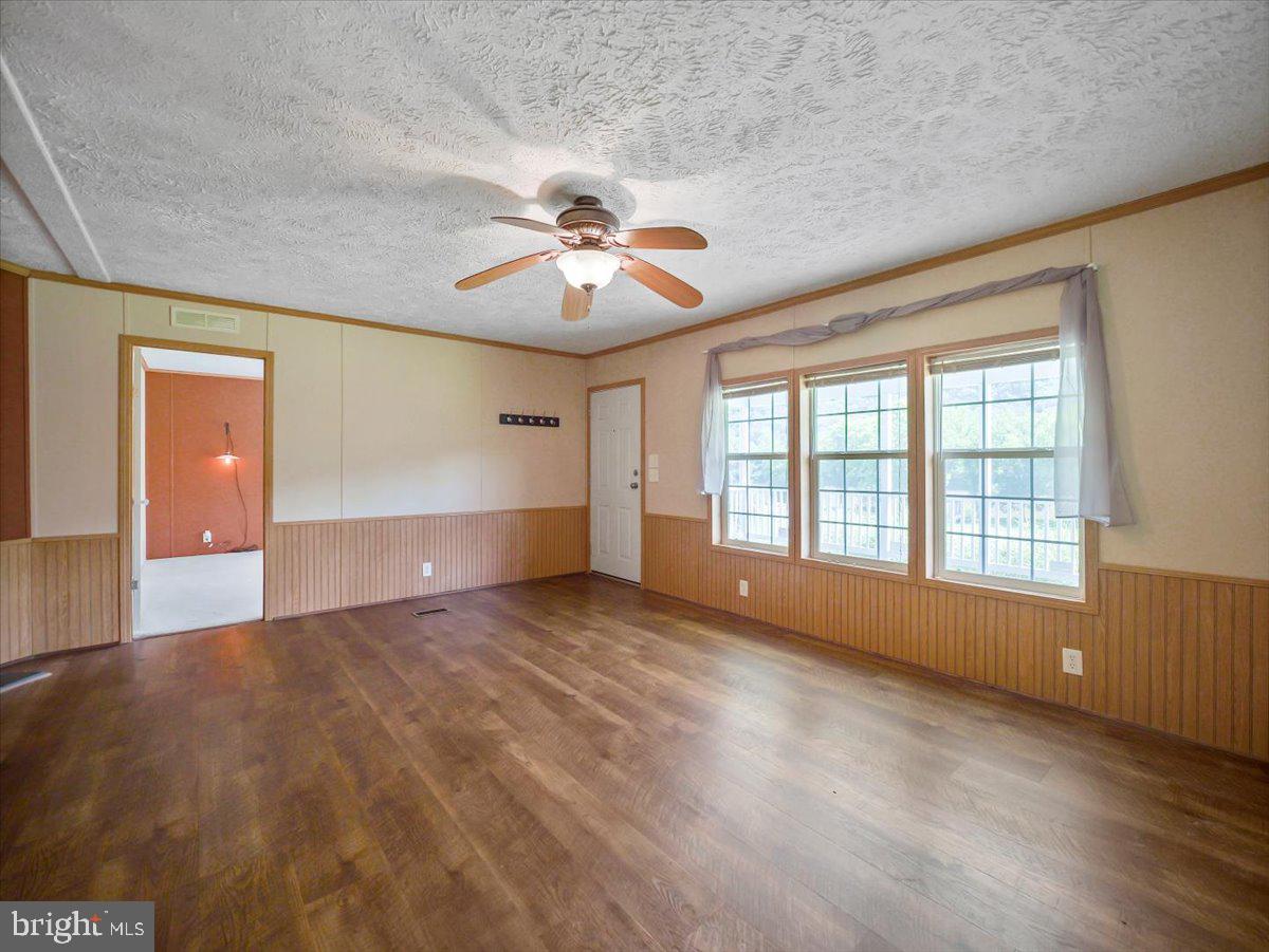 TULIP HILL - Residential