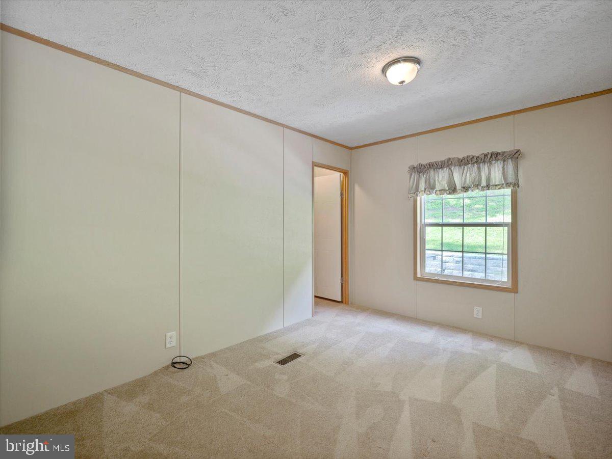 TULIP HILL - Residential