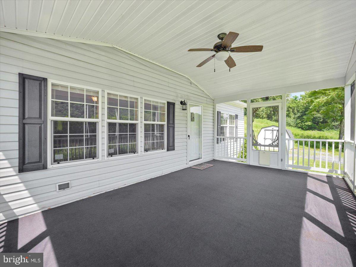 TULIP HILL - Residential