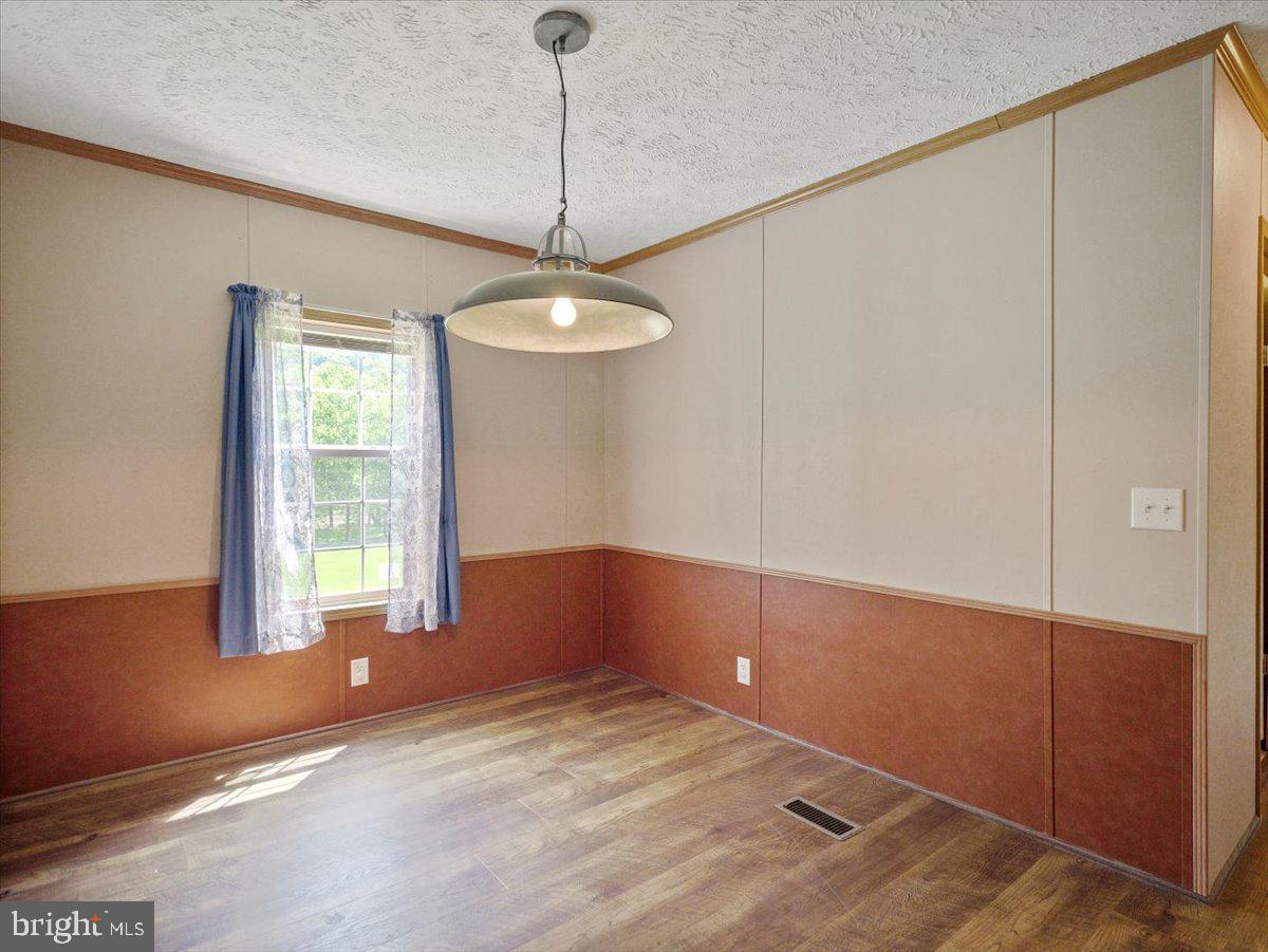 TULIP HILL - Residential