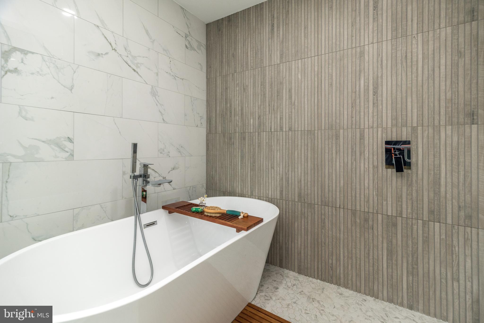 LAFAYETTE HILL - Residential