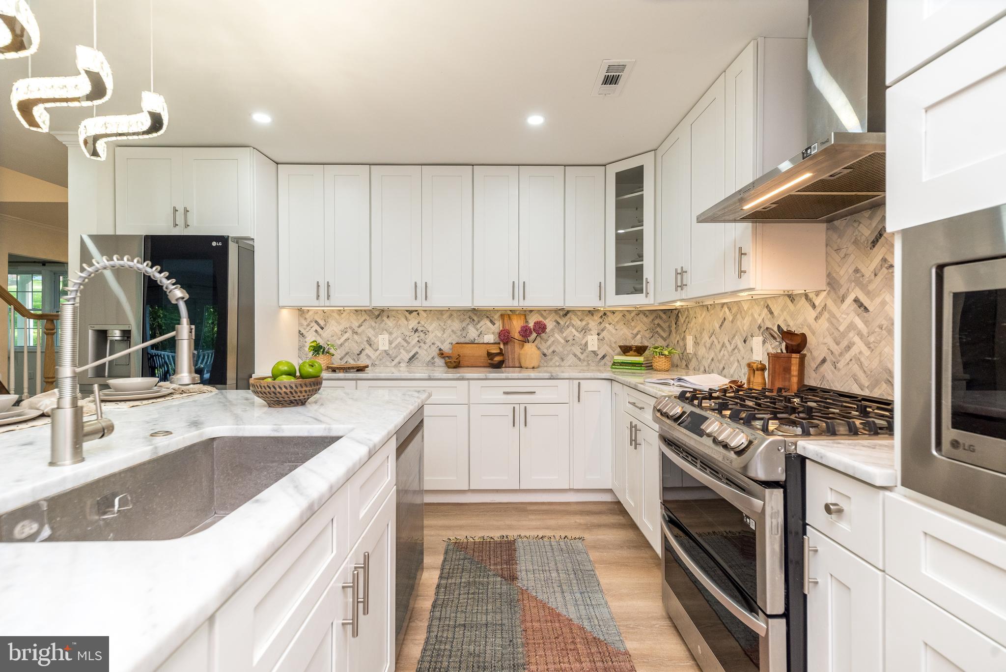 LAFAYETTE HILL - Residential