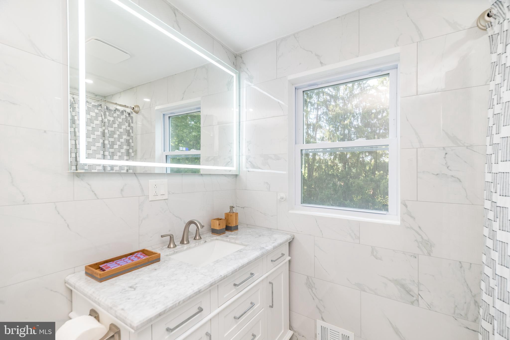 LAFAYETTE HILL - Residential