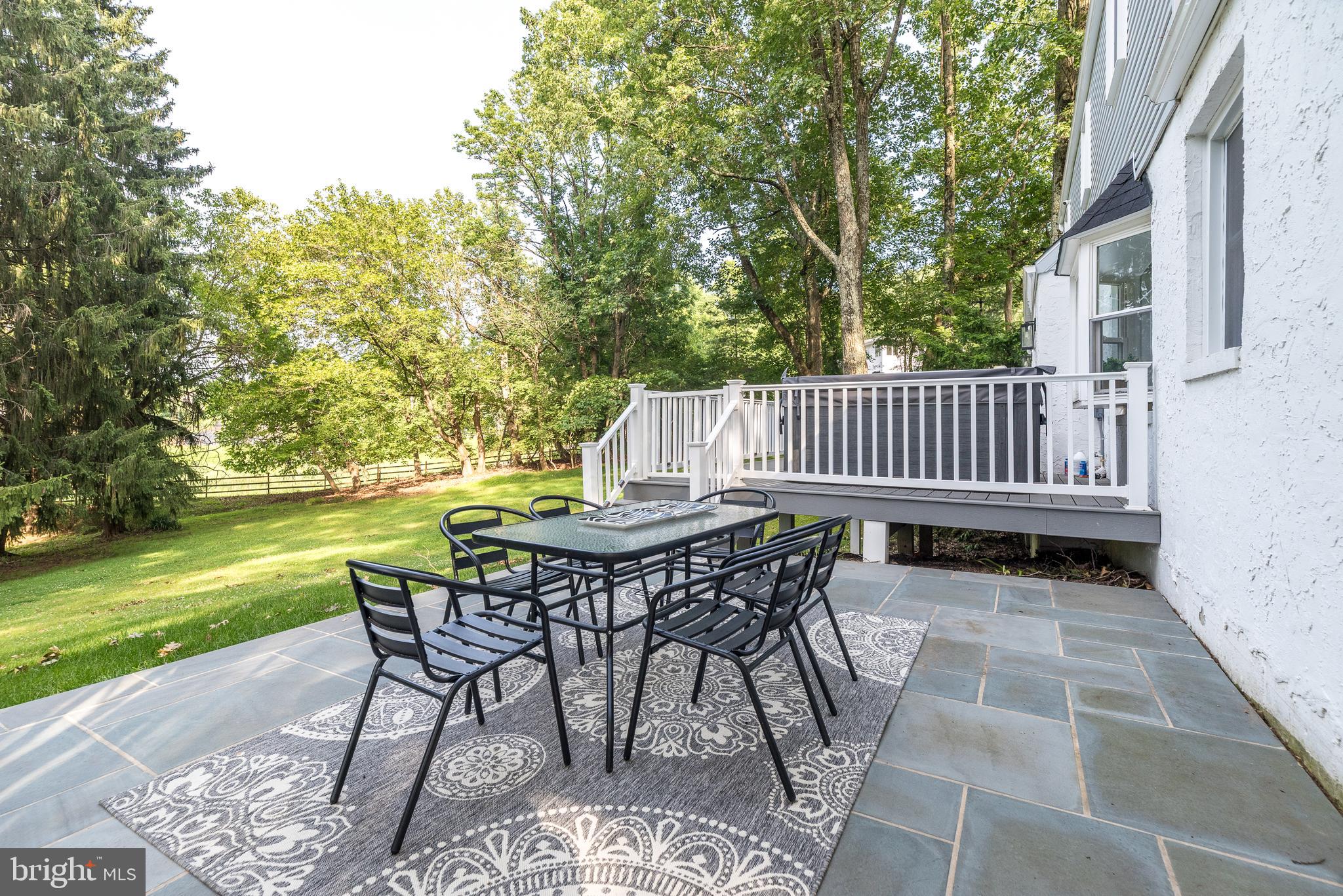 LAFAYETTE HILL - Residential