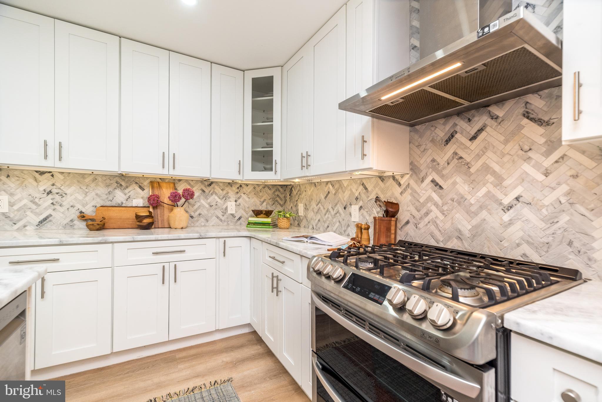 LAFAYETTE HILL - Residential