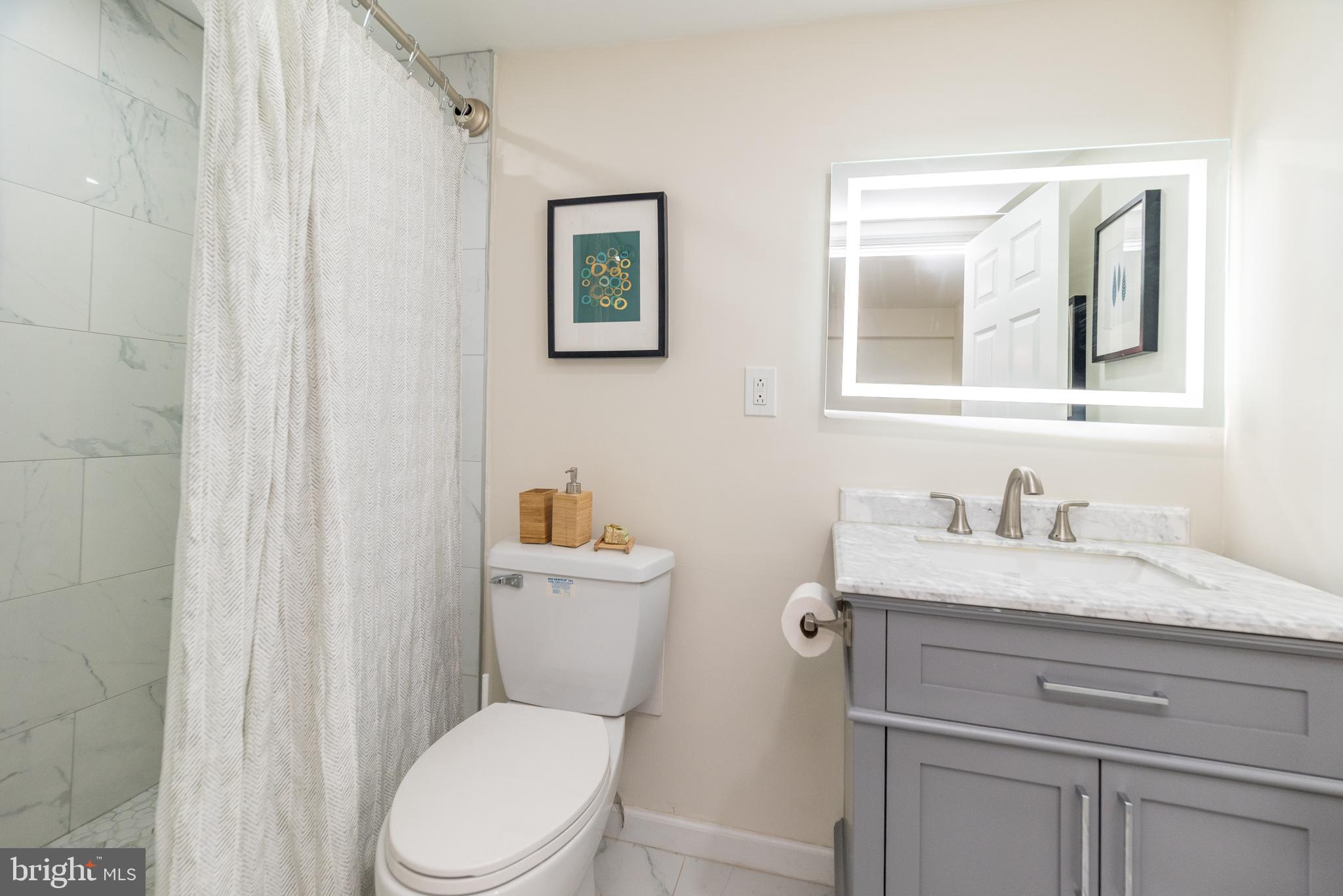 LAFAYETTE HILL - Residential