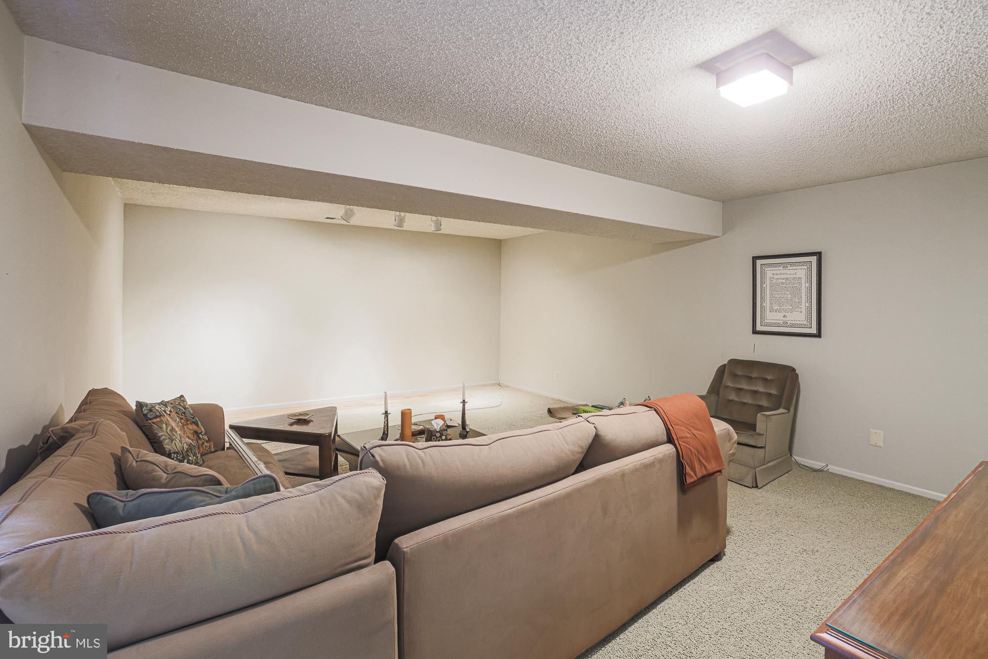 HUNT RIDGE - Residential