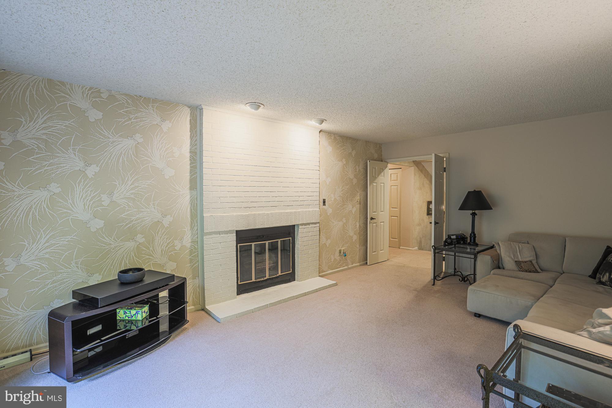 HUNT RIDGE - Residential