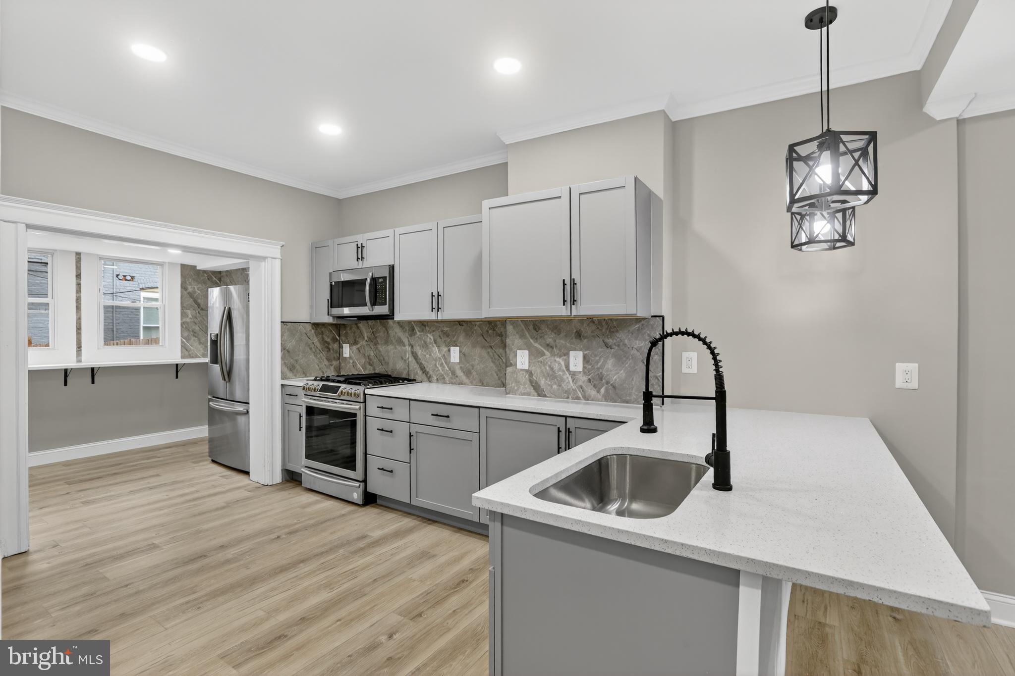 MADISON EASTEND - Residential