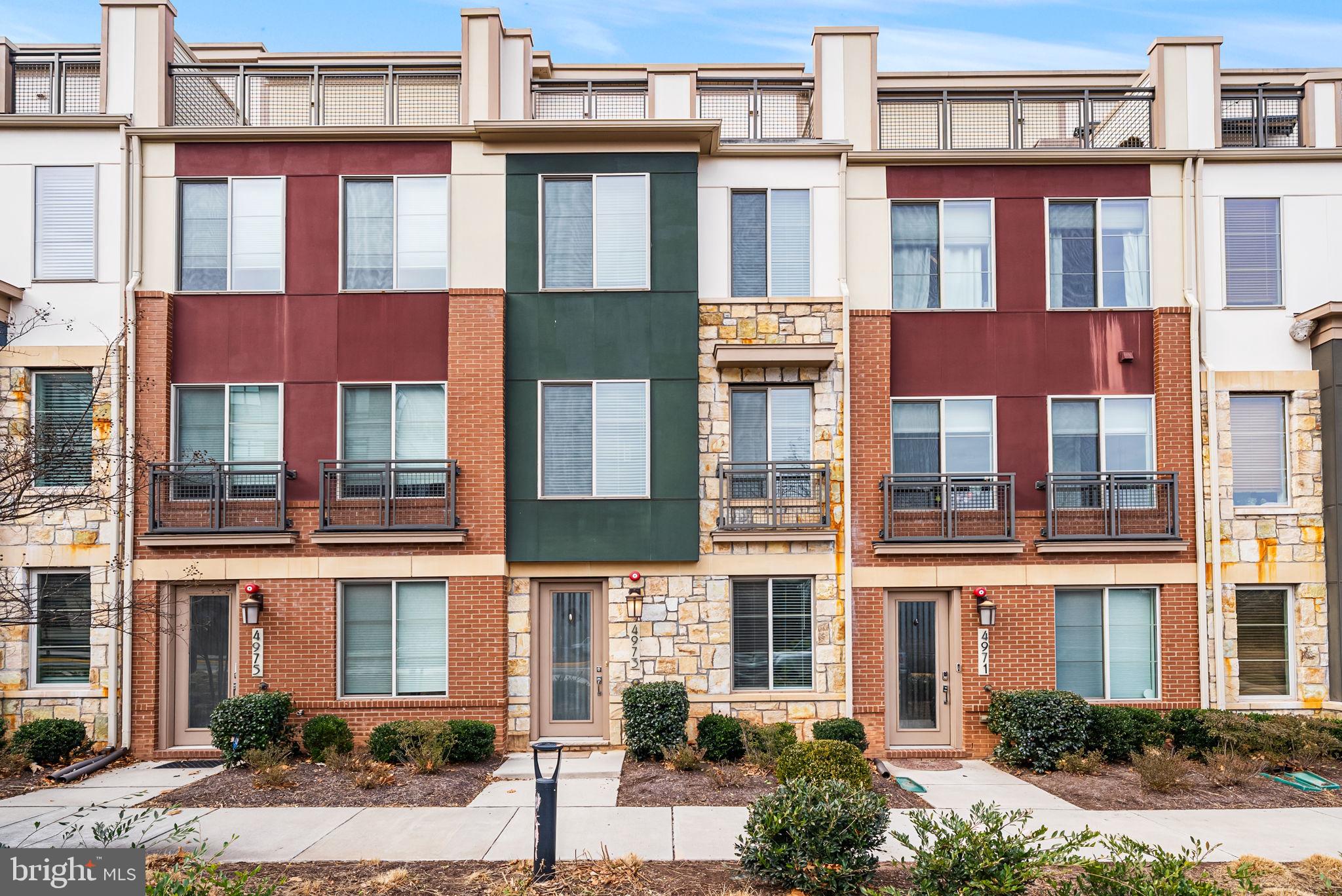 4973 LAKESIDE CROSSING