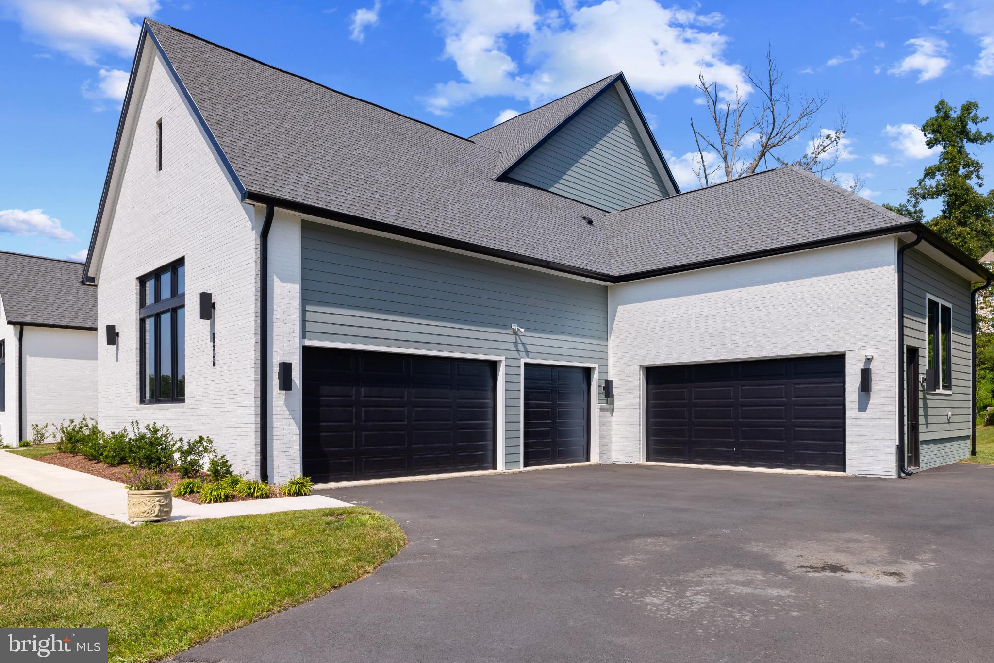1209 RILEY PRESERVE COURT
