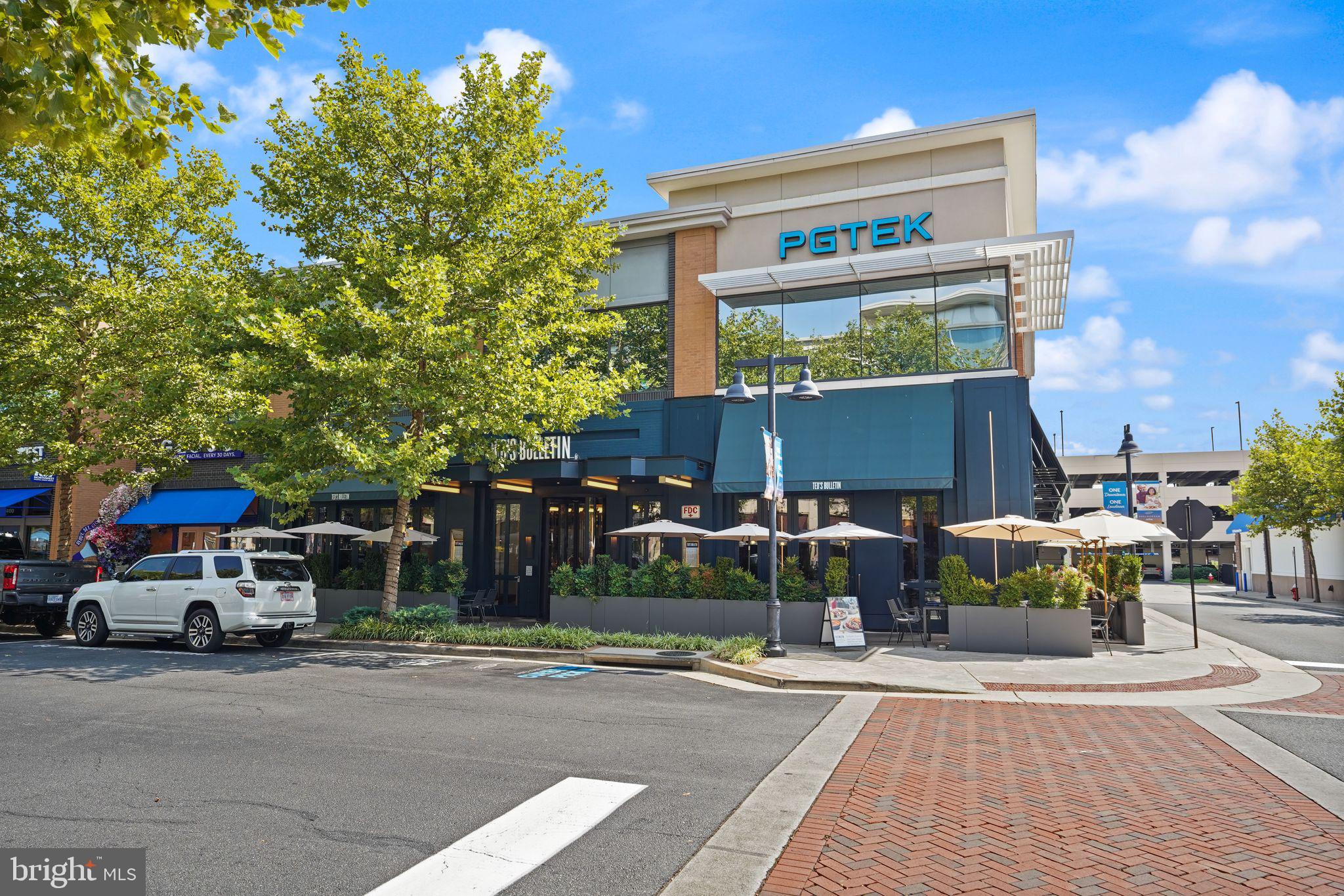 ONE LOUDOUN - Residential