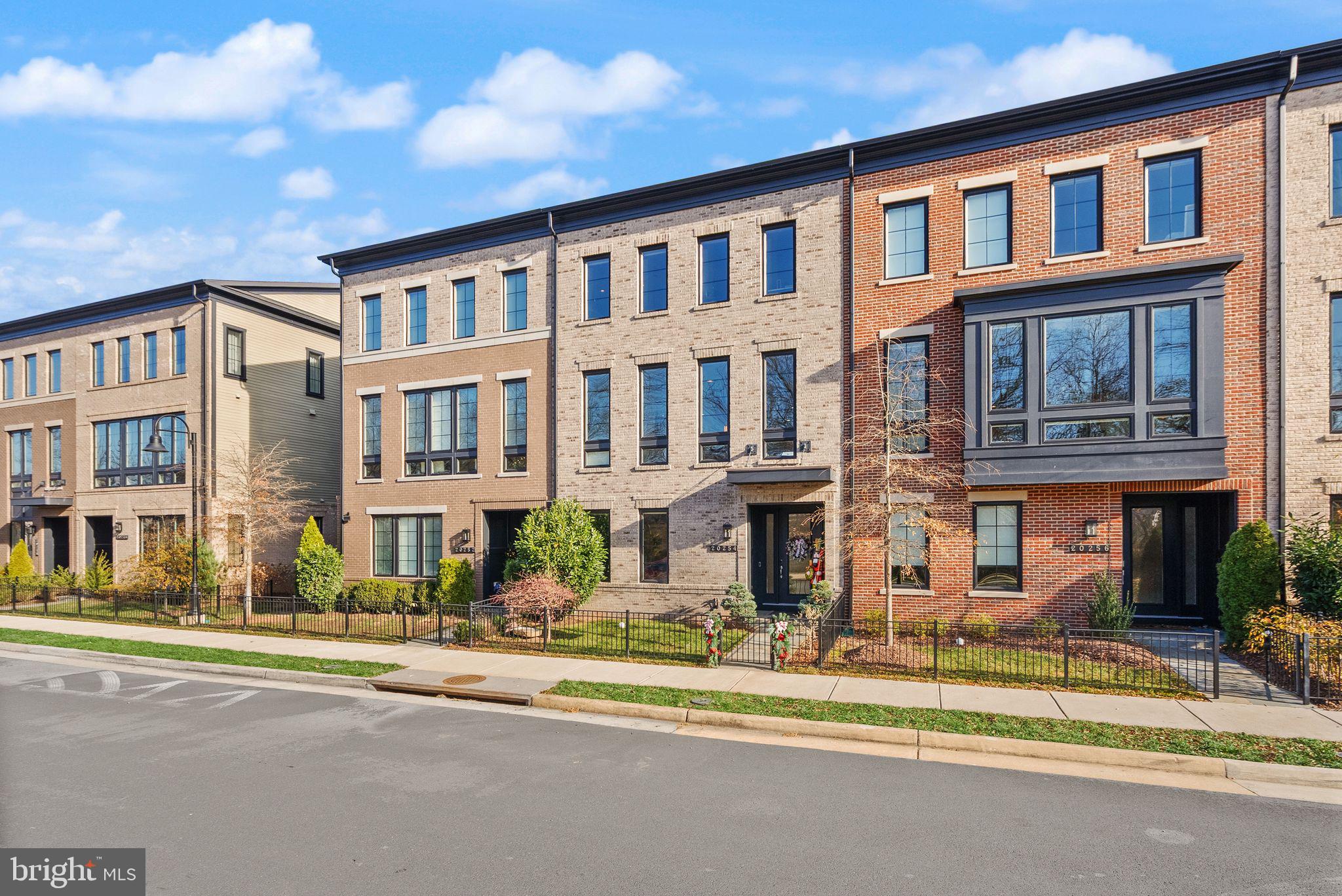 ONE LOUDOUN - Residential