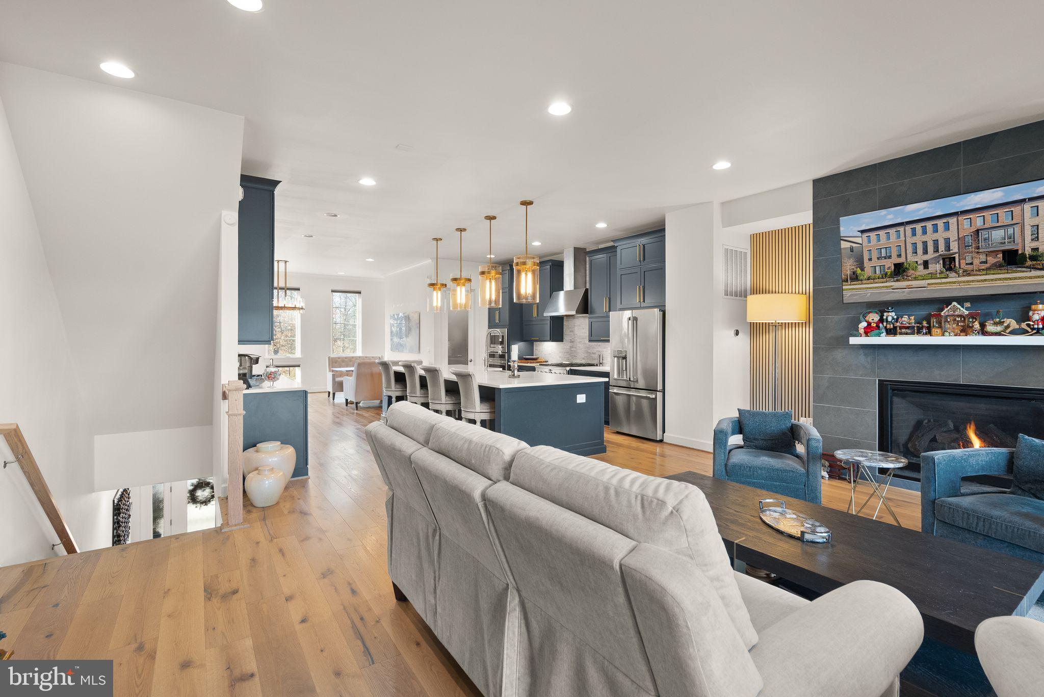 ONE LOUDOUN - Residential