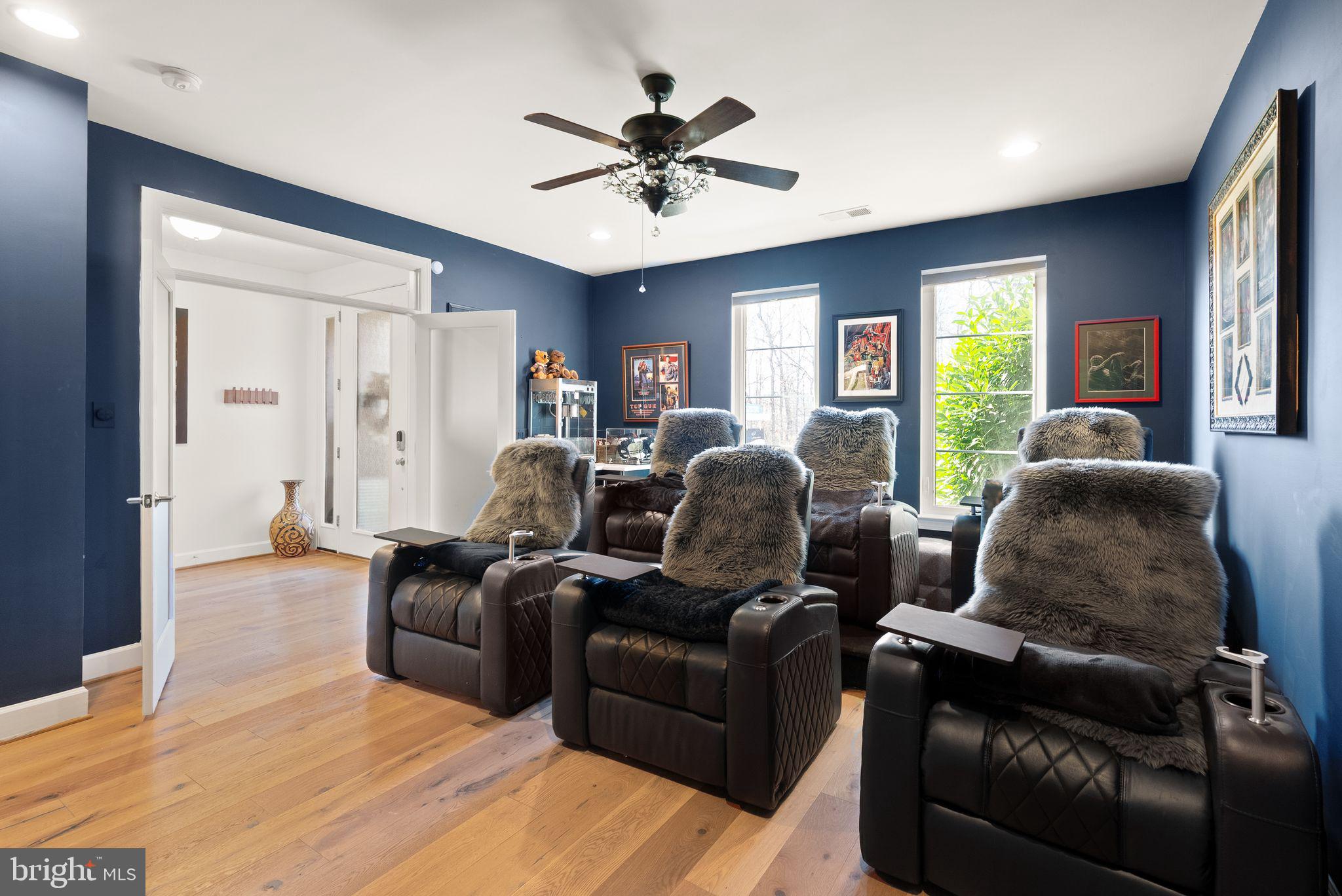 ONE LOUDOUN - Residential