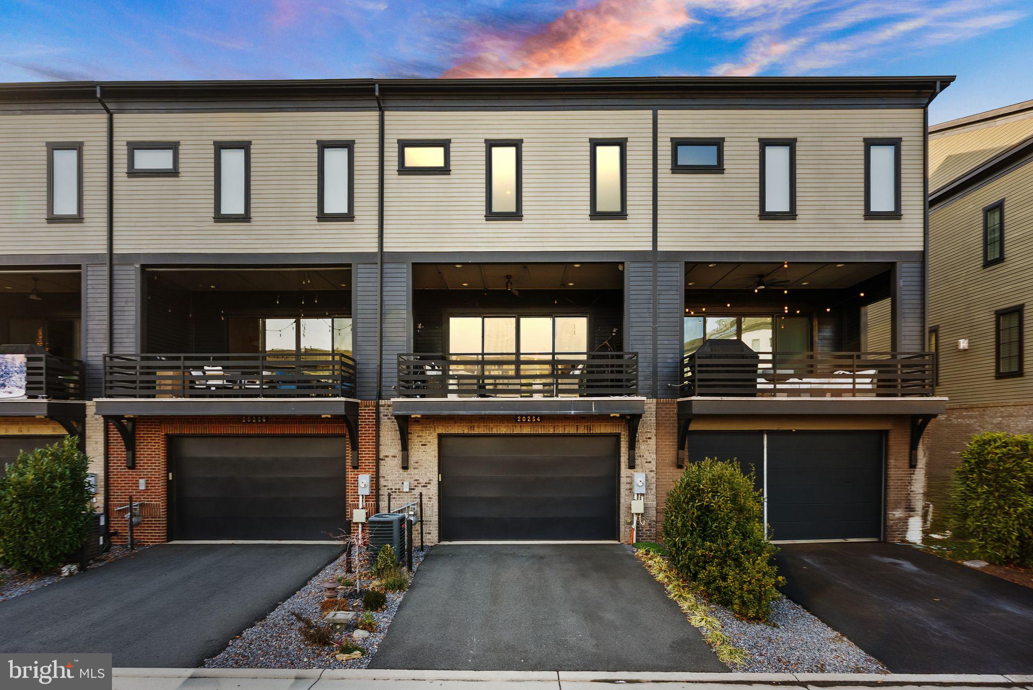 ONE LOUDOUN - Residential