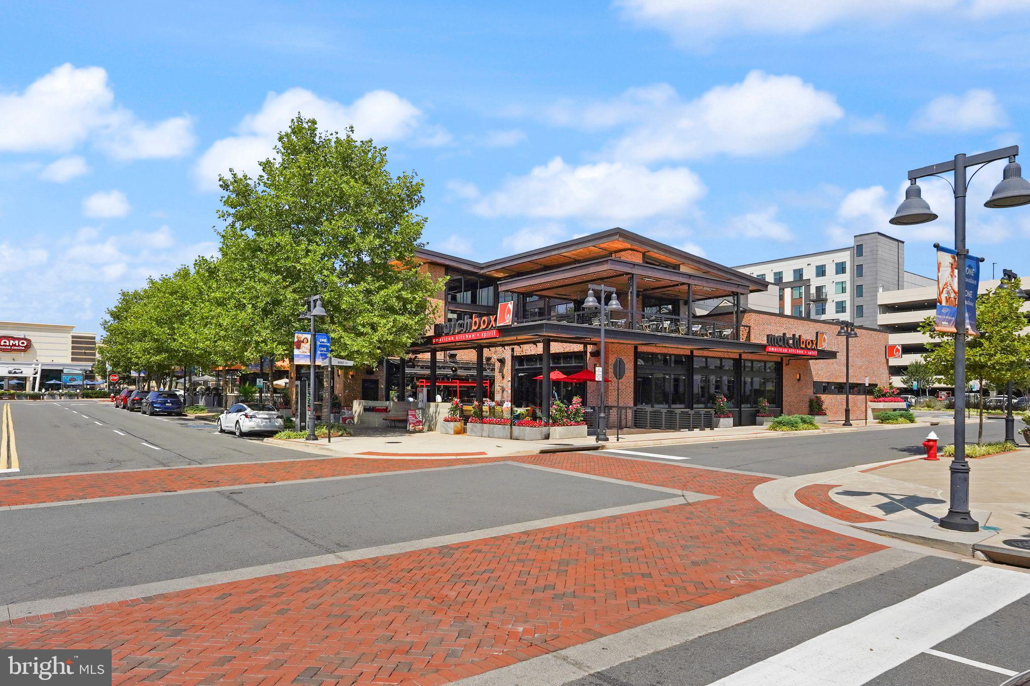 ONE LOUDOUN - Residential