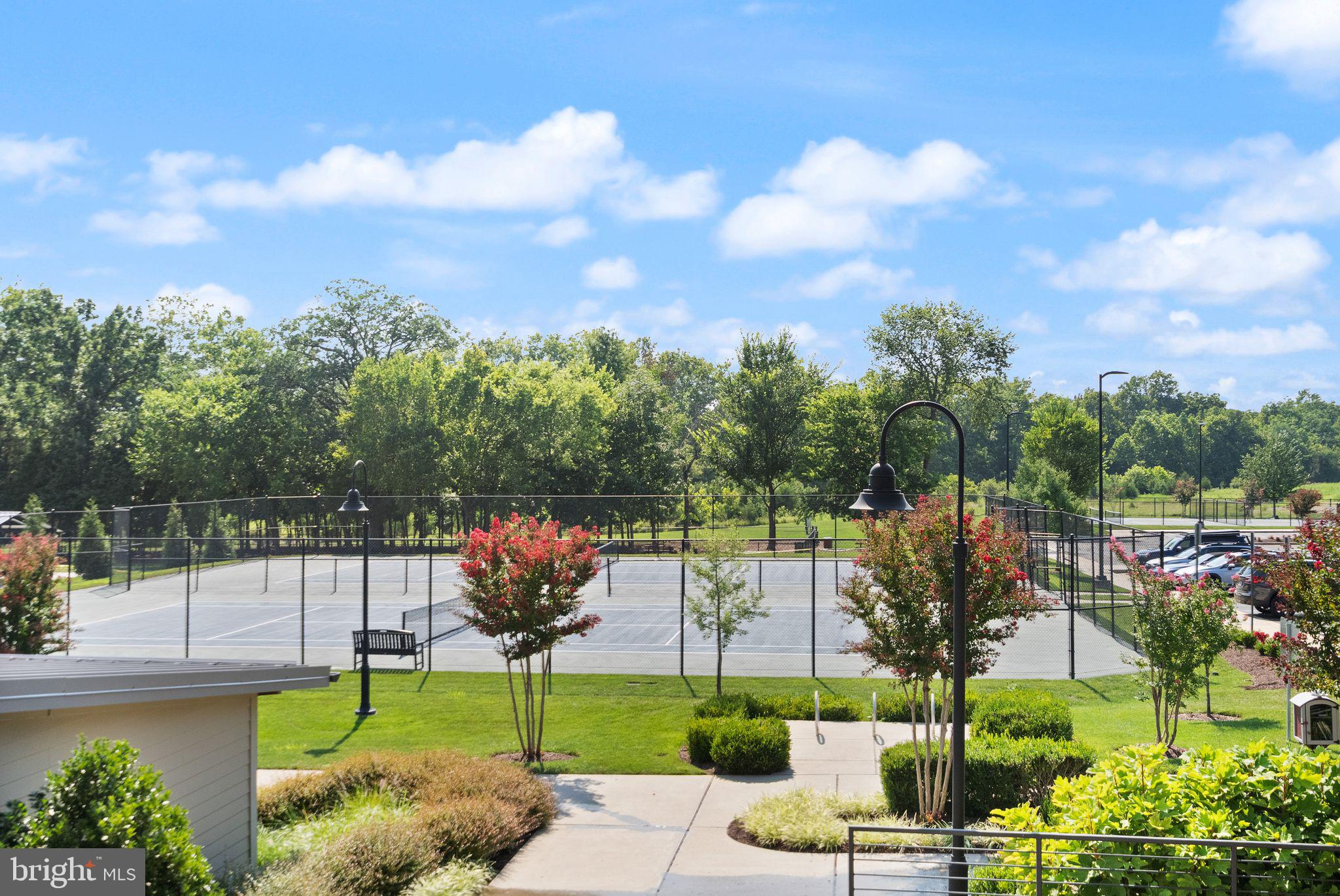 ONE LOUDOUN - Residential