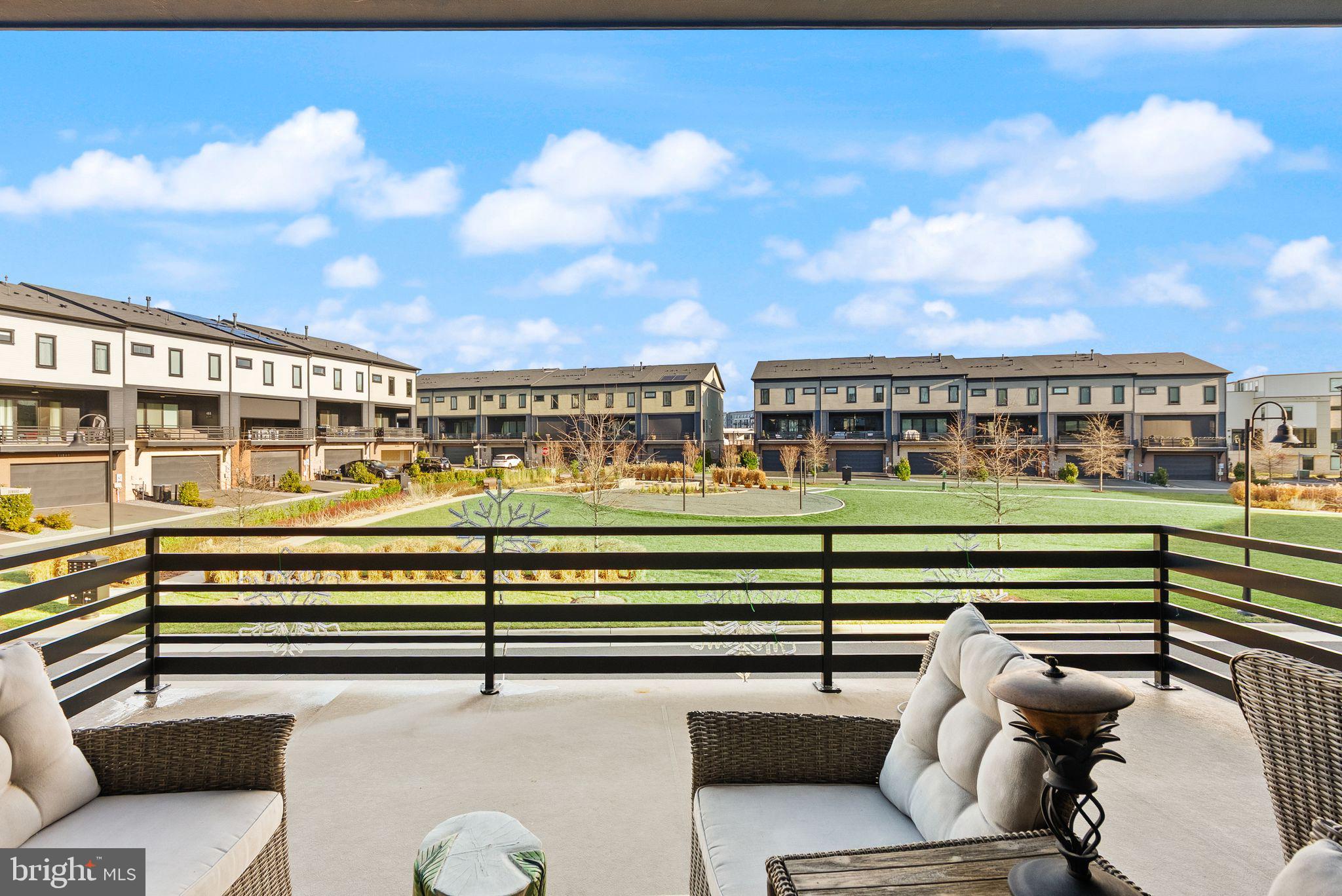 ONE LOUDOUN - Residential