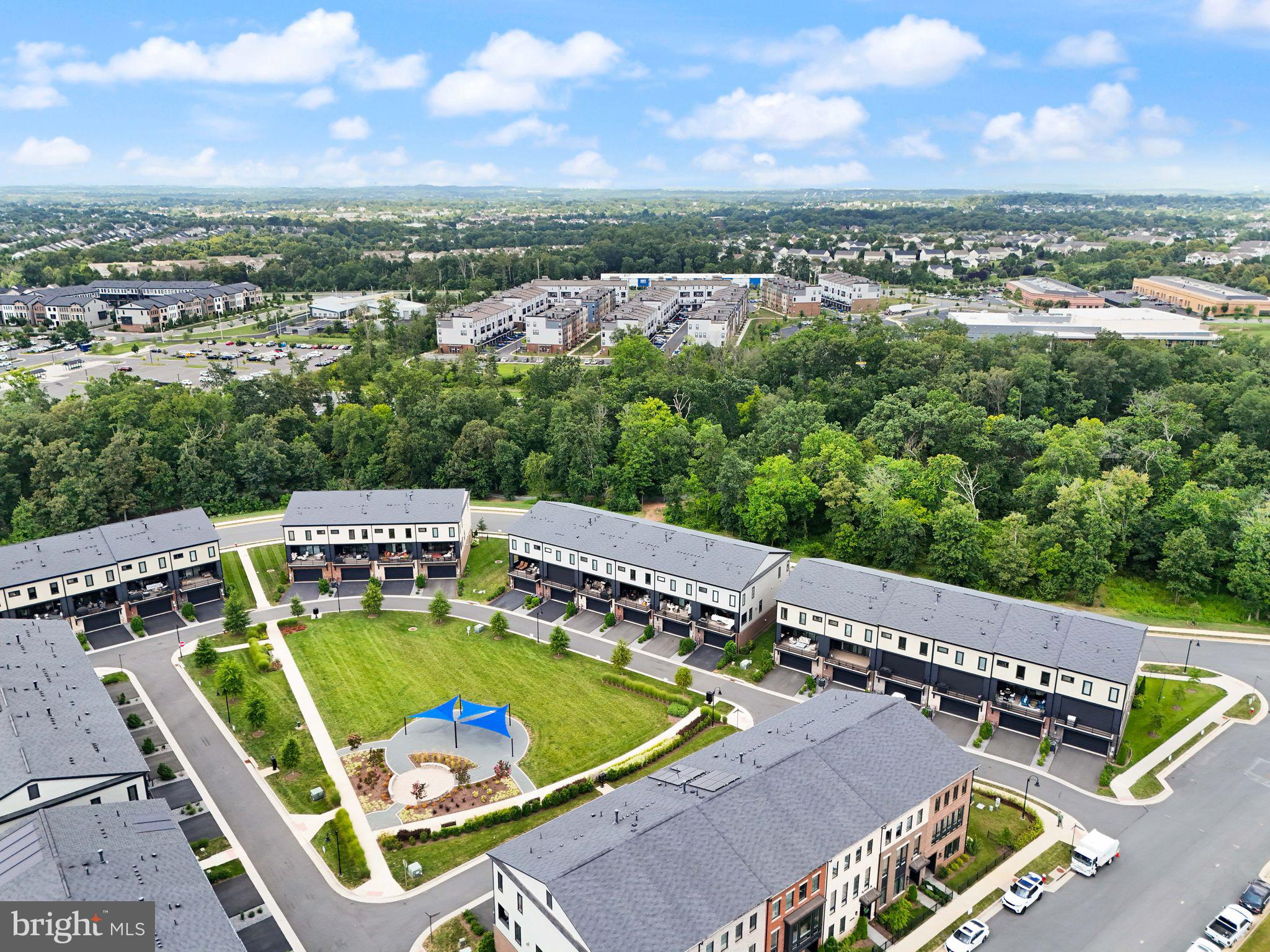 ONE LOUDOUN - Residential