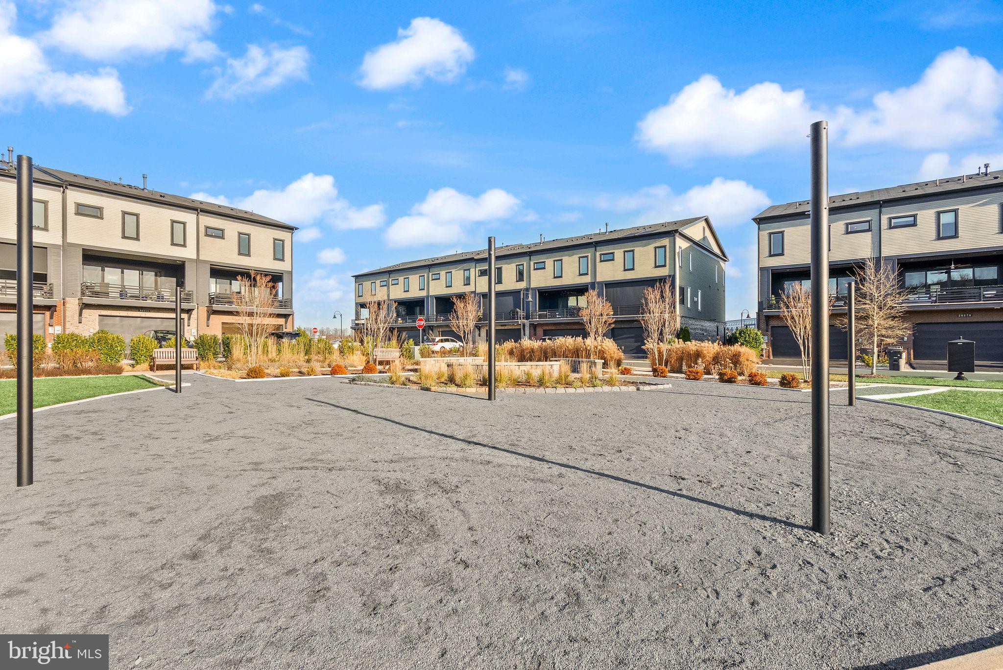 ONE LOUDOUN - Residential