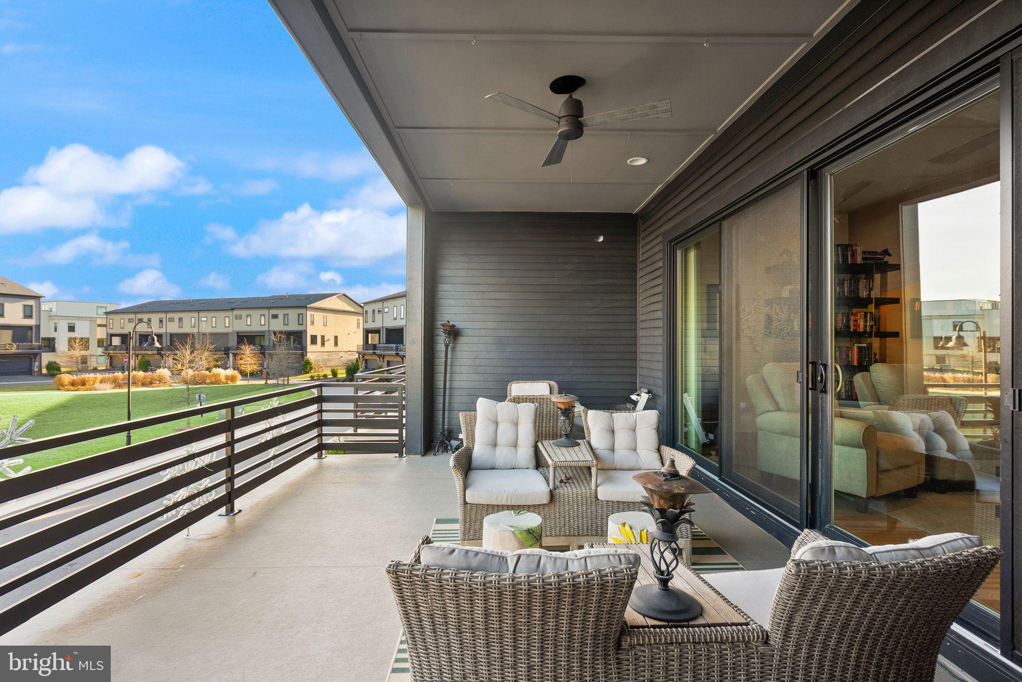 ONE LOUDOUN - Residential