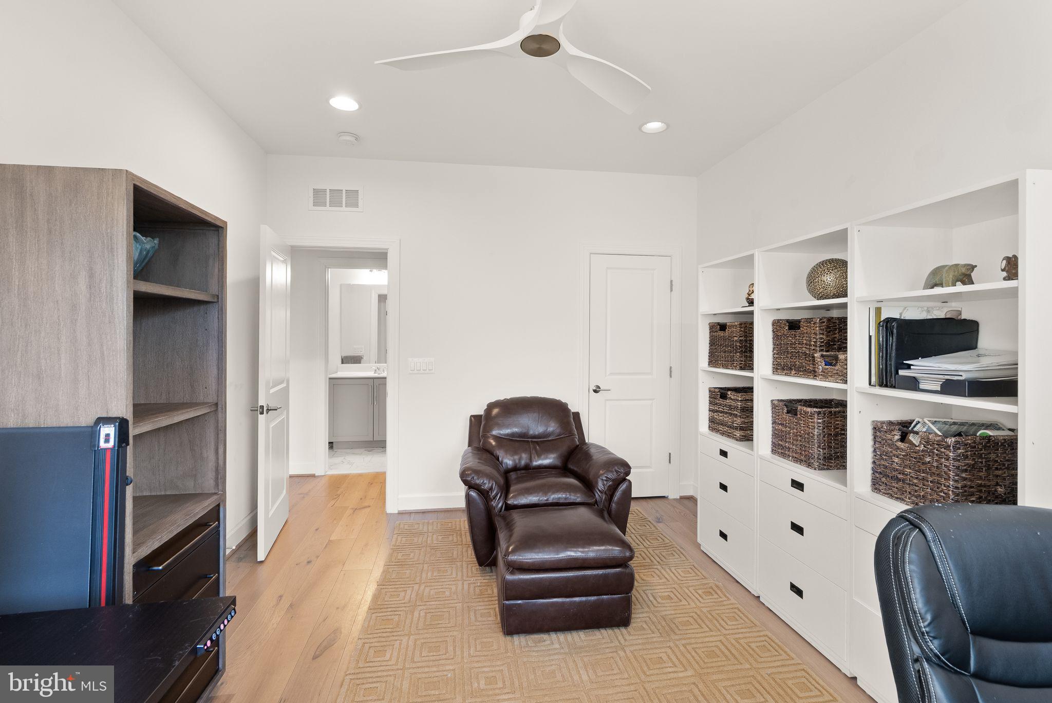 ONE LOUDOUN - Residential