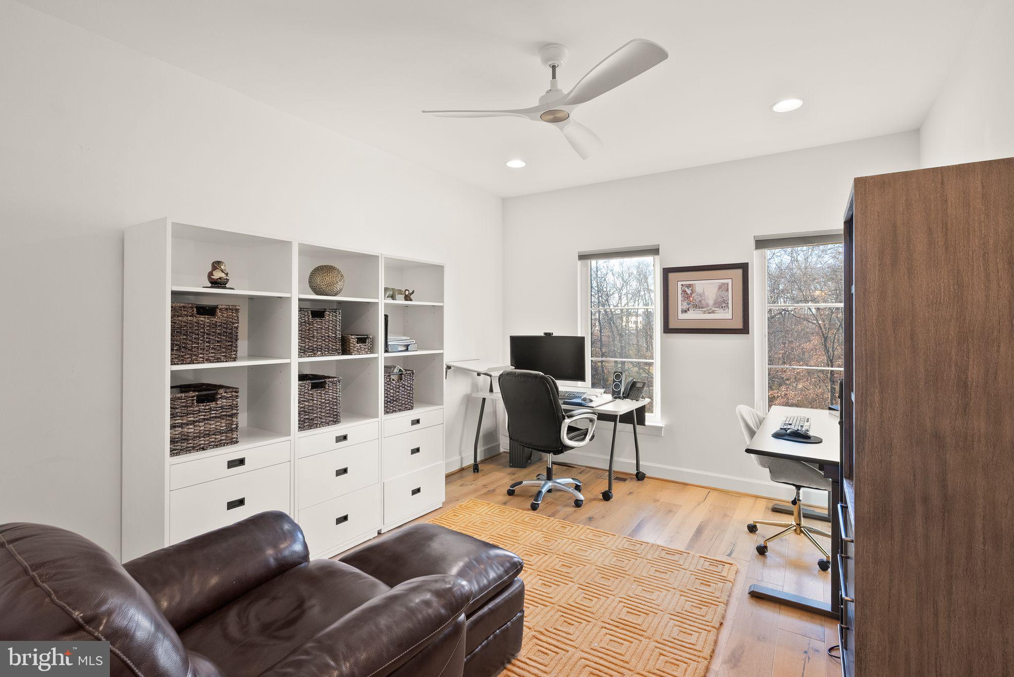 ONE LOUDOUN - Residential