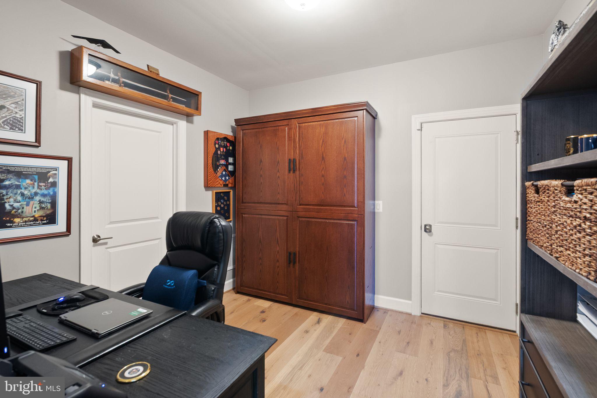 ONE LOUDOUN - Residential