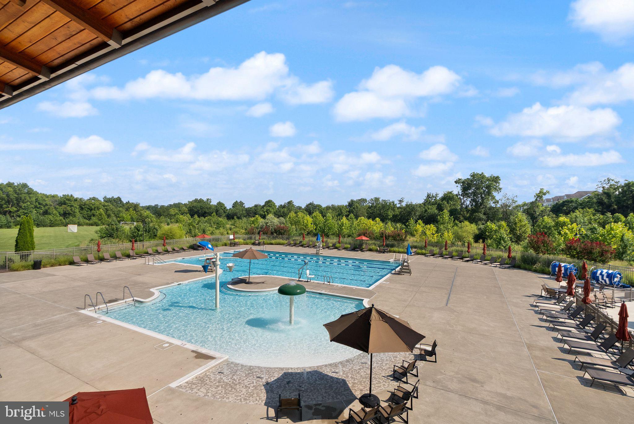 ONE LOUDOUN - Residential