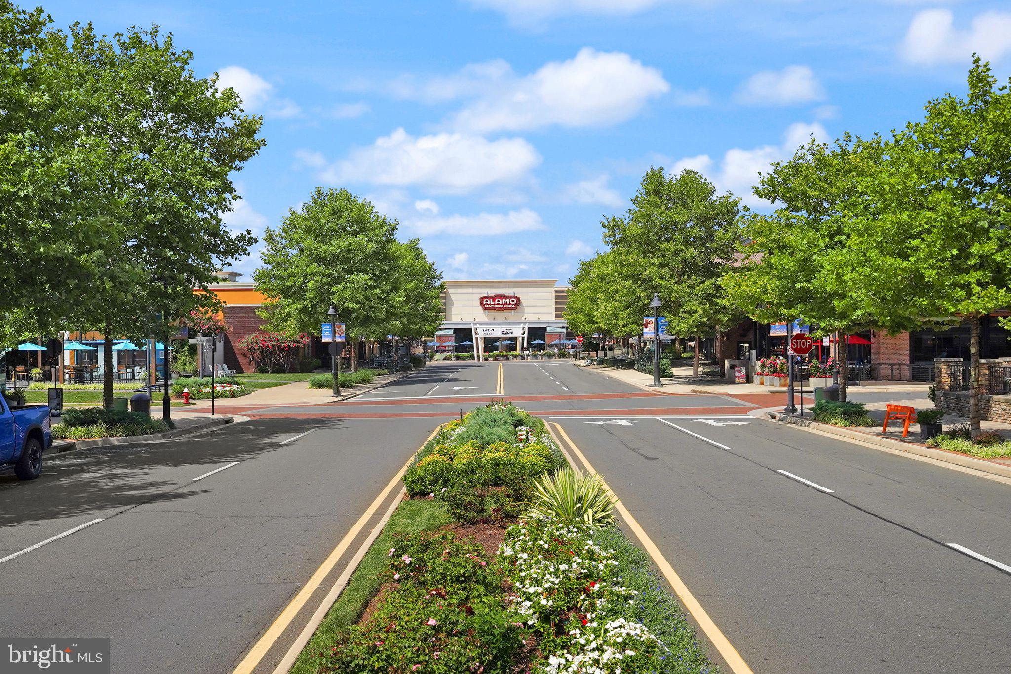 ONE LOUDOUN - Residential