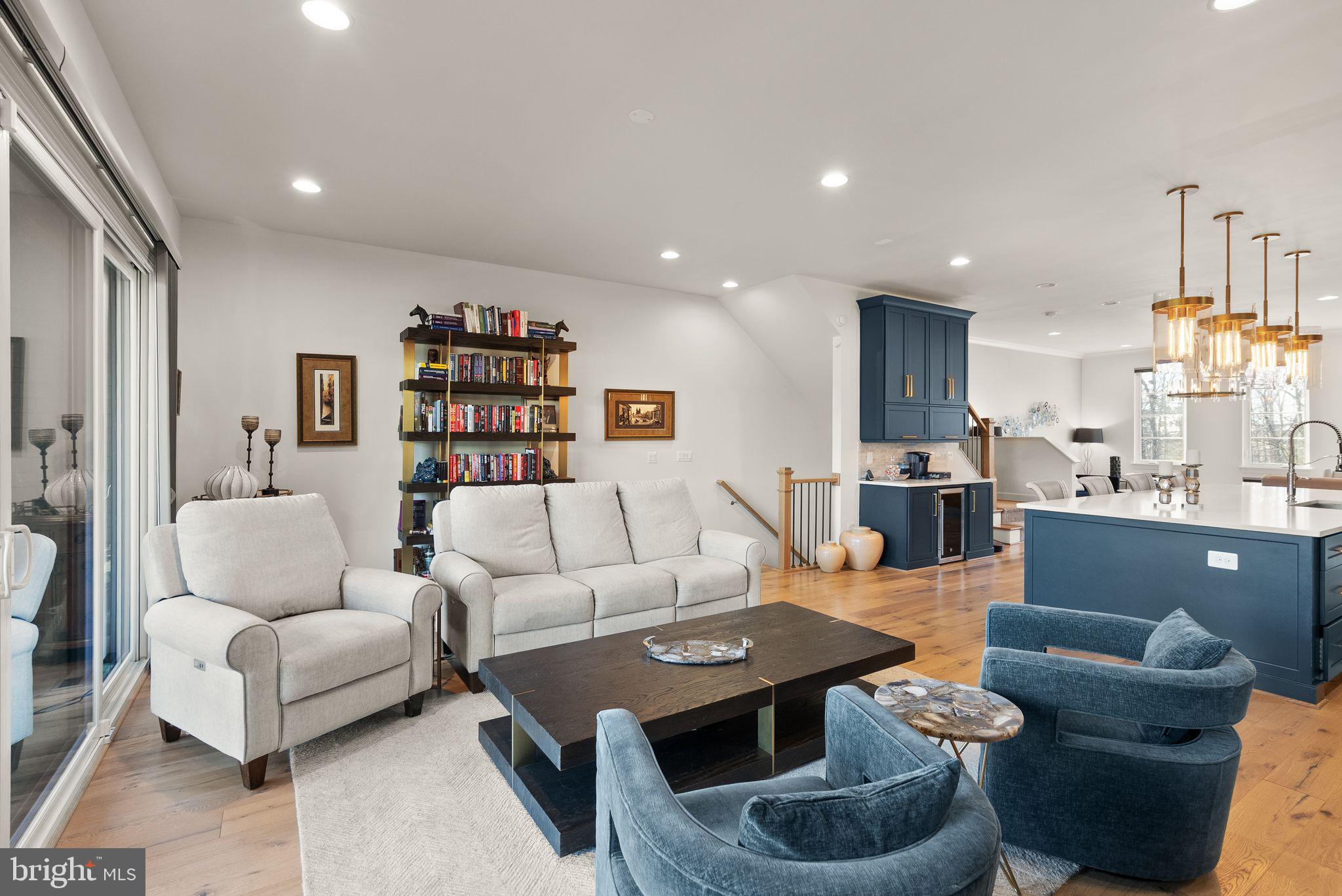 ONE LOUDOUN - Residential