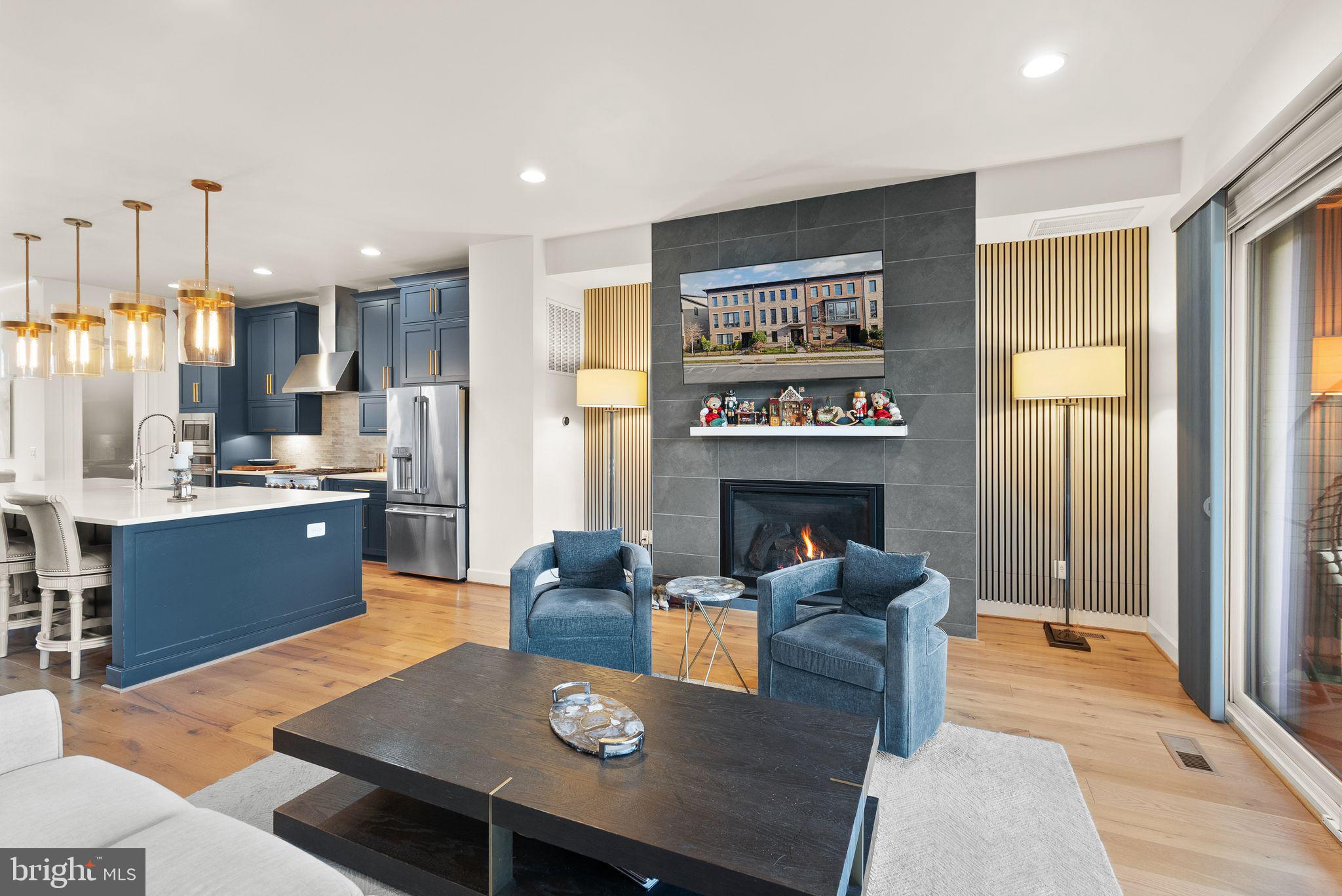 ONE LOUDOUN - Residential