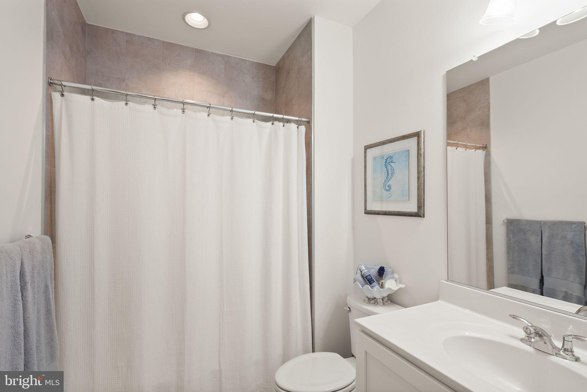 ONE LOUDOUN - Residential