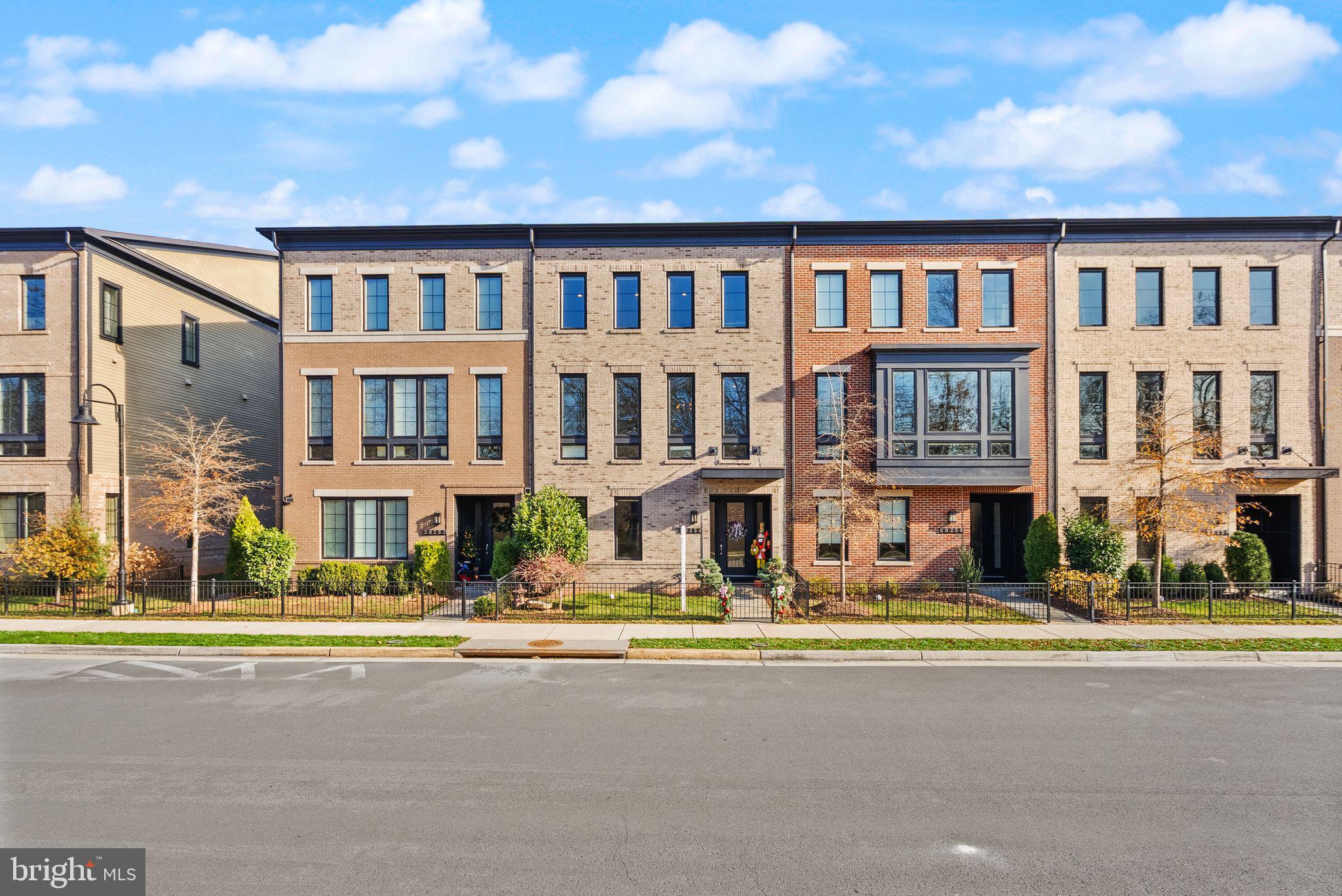 ONE LOUDOUN - Residential