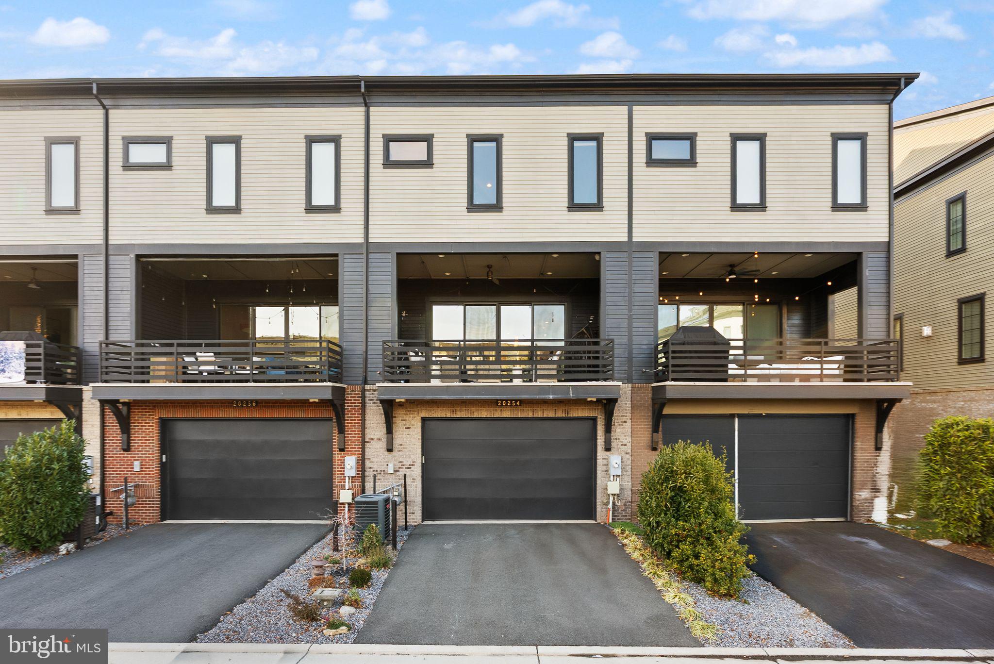 ONE LOUDOUN - Residential