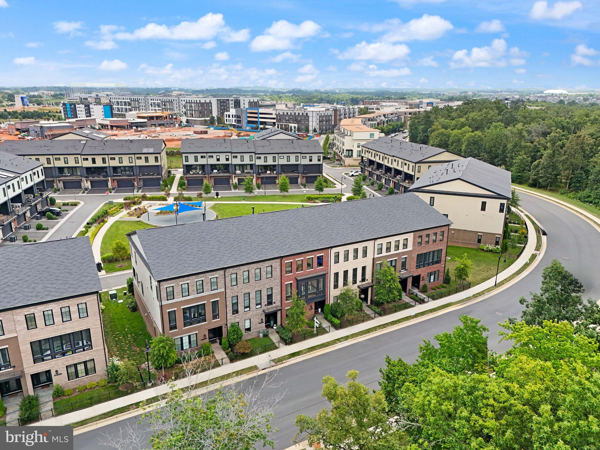 ONE LOUDOUN - Residential